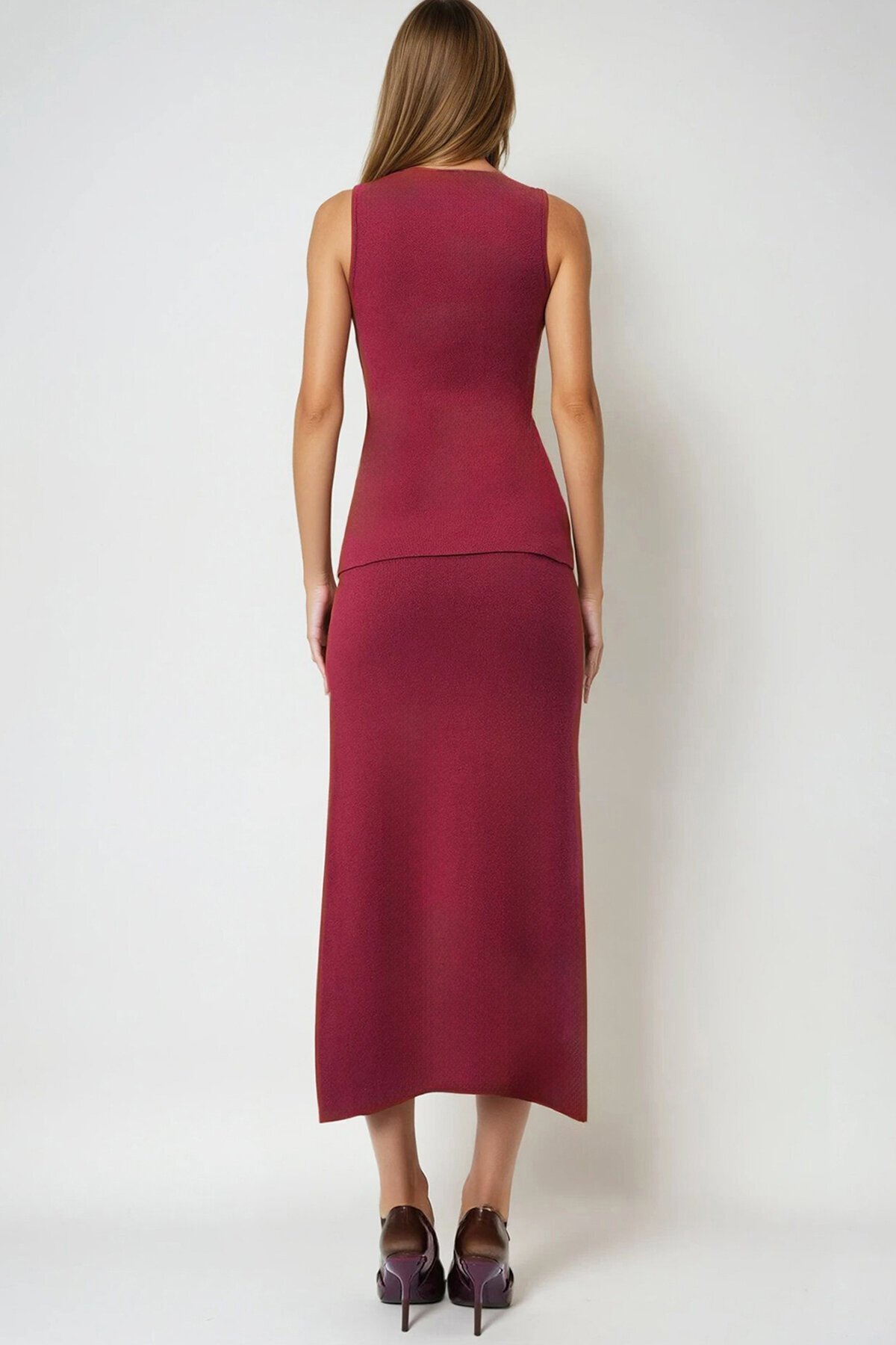 Aksesuar Düğmeli Yelek Ve Maxi Boy Etek Triko Takım