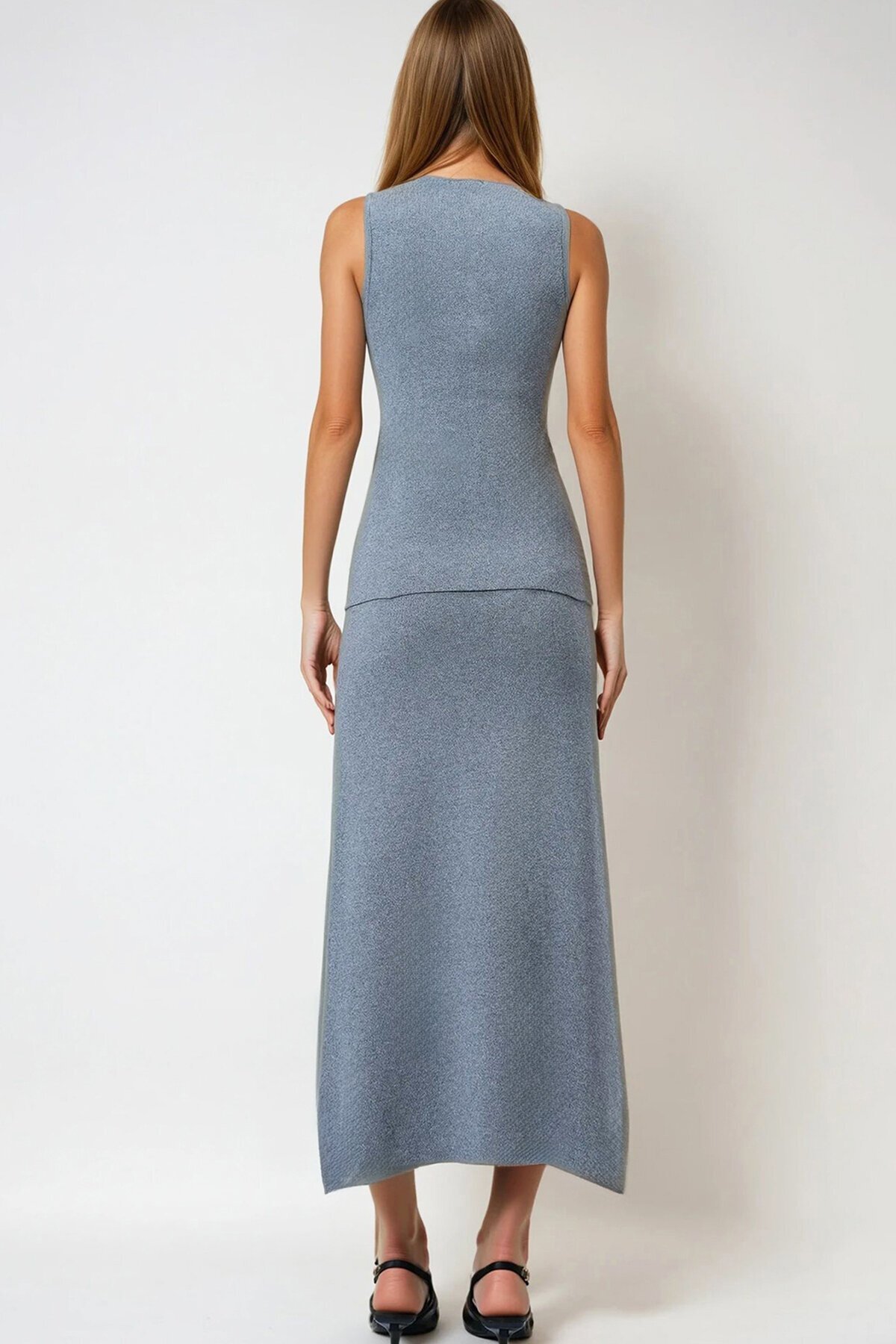 Aksesuar Düğmeli Yelek Ve Maxi Boy Etek Triko Takım