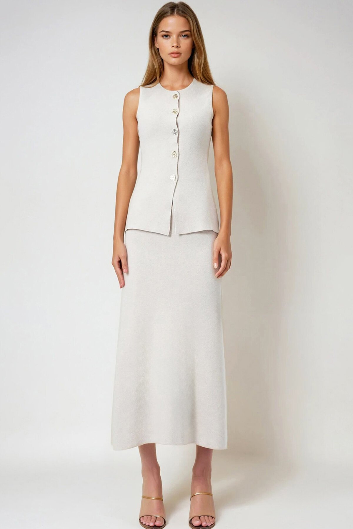 Aksesuar Düğmeli Yelek Ve Maxi Boy Etek Triko Takım