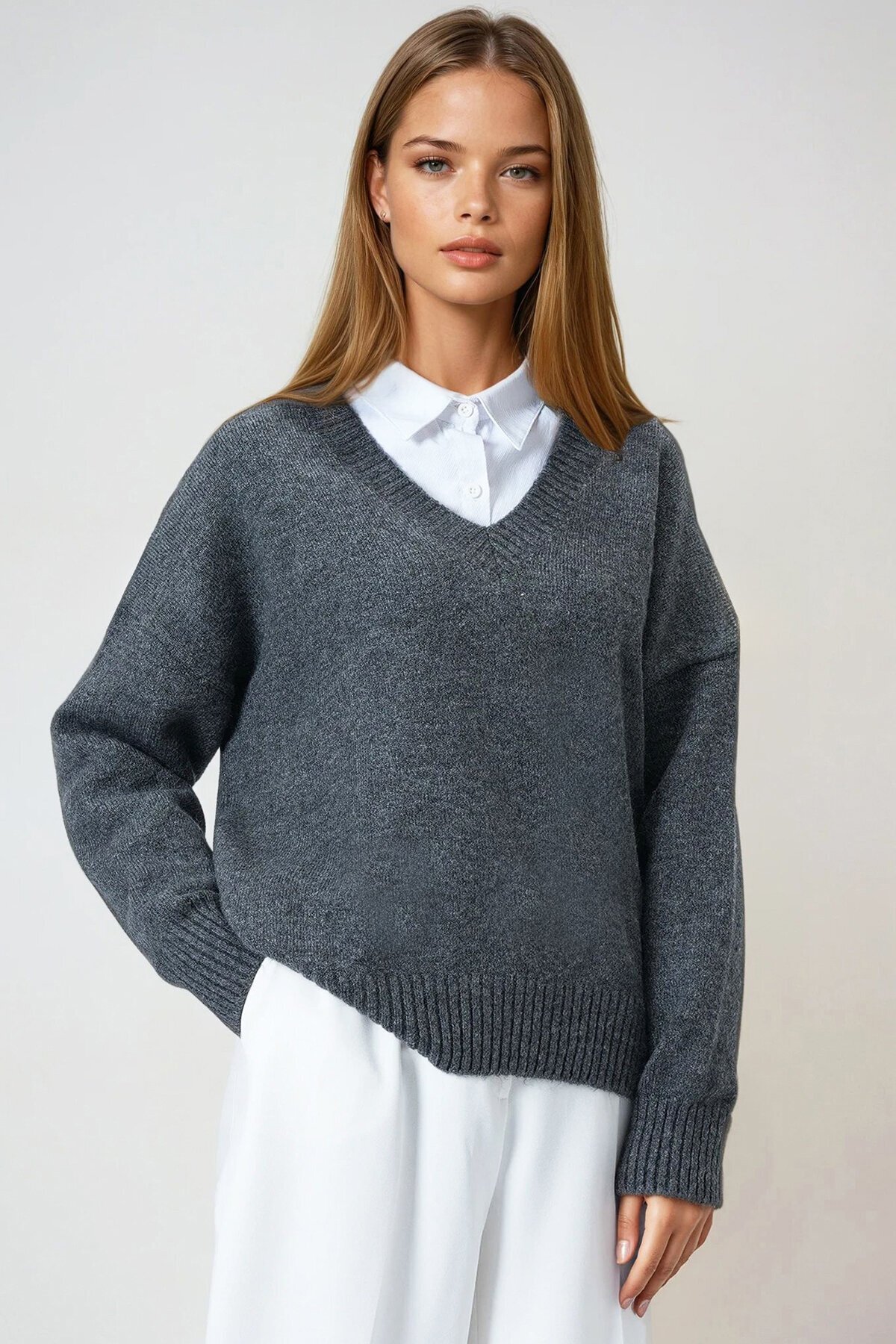 Düşük Omuz V Yaka Triko Kazak