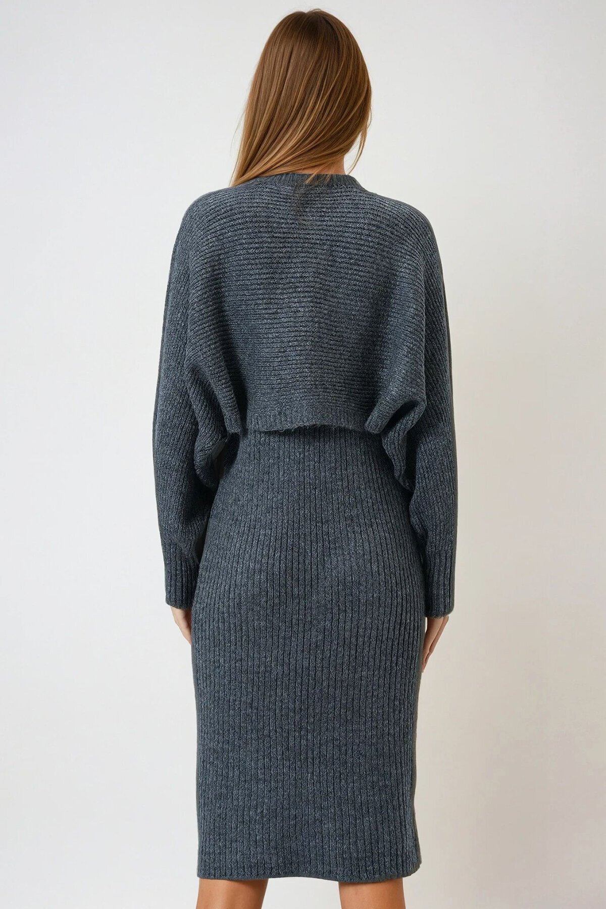 Düğme Kapamalı Crop Hırka ve Ön Arka V Yaka Fitilli Triko Elbise Takım