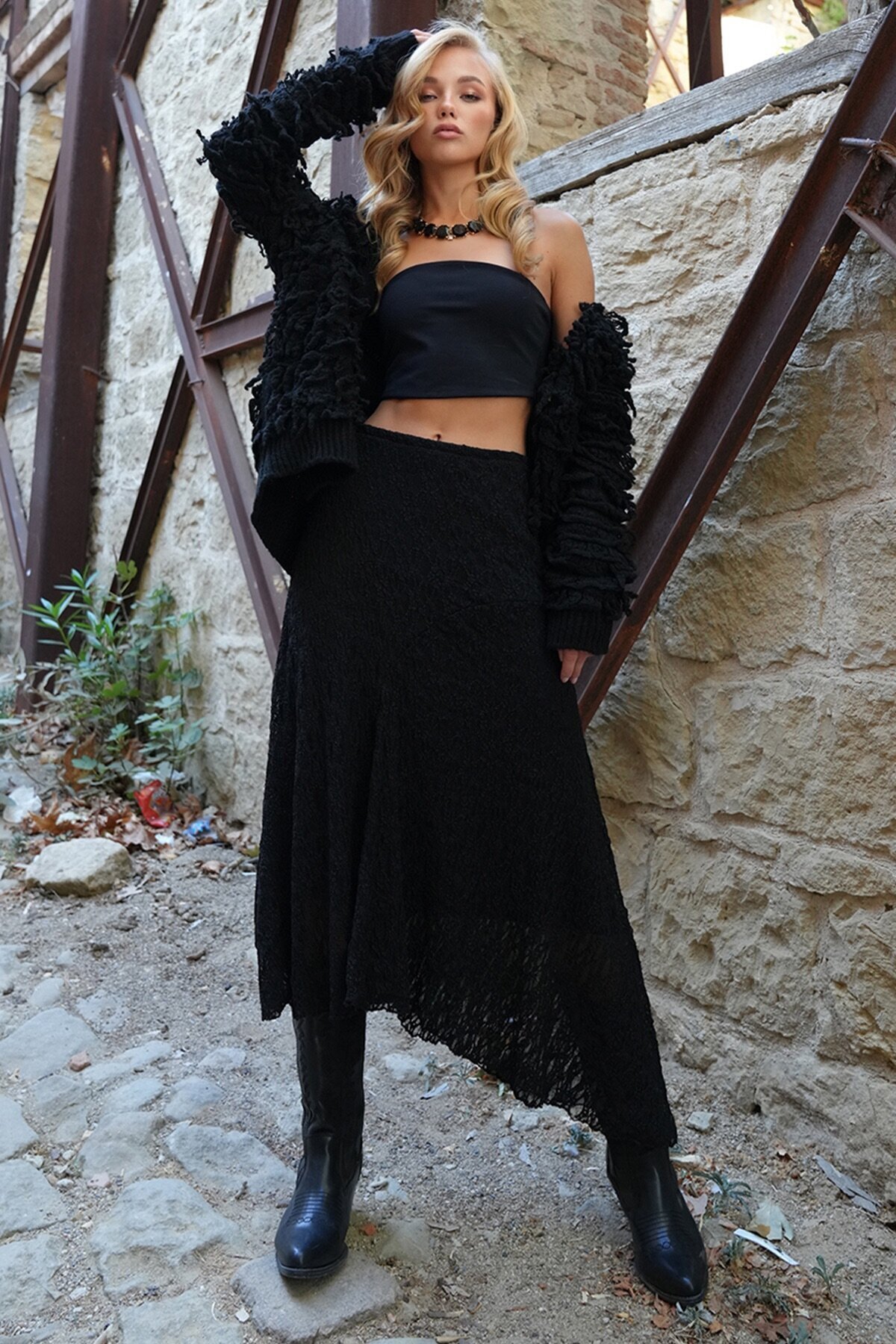 Asimetrik Kesim İçi Astarlı Dantel Etek