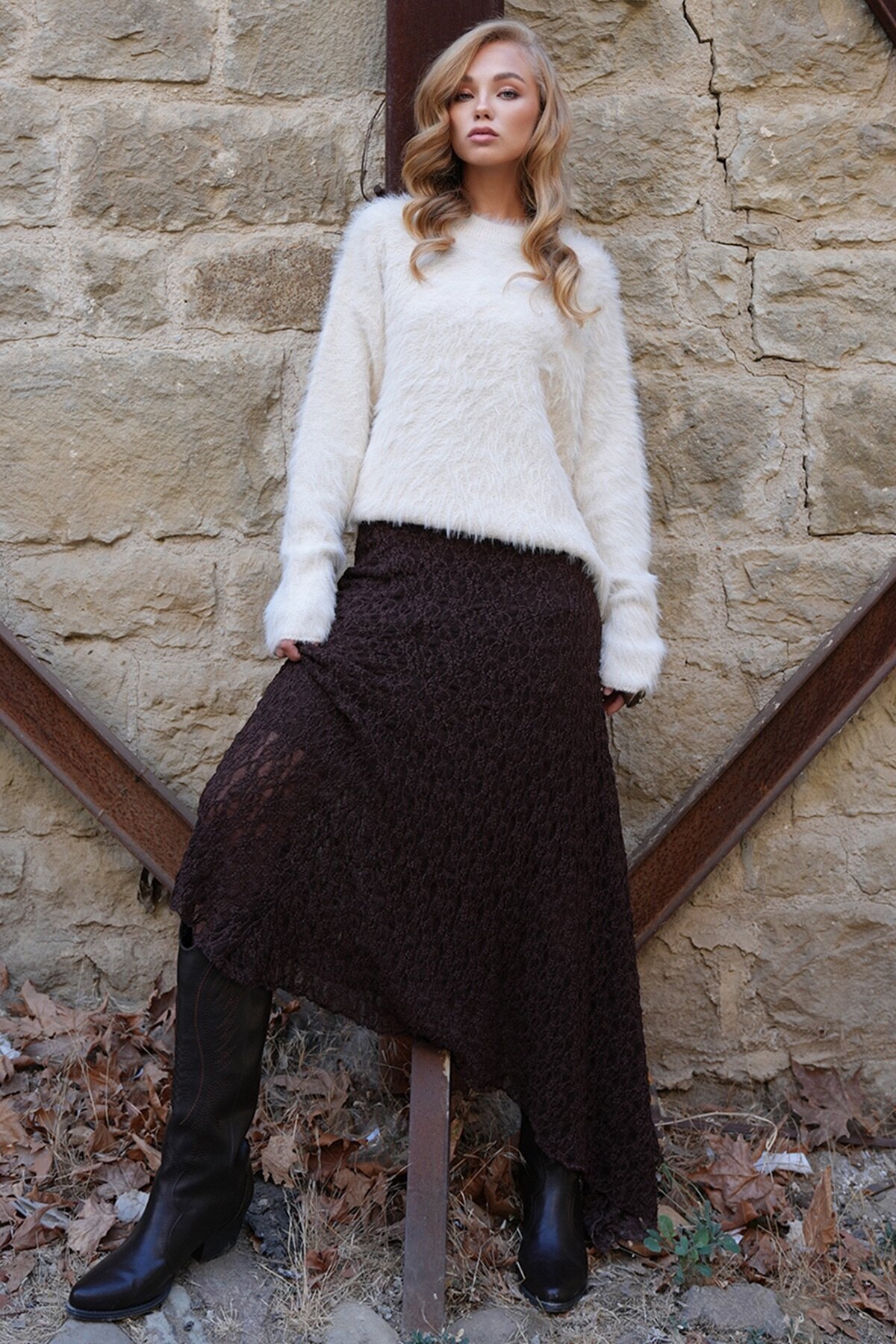 Asimetrik Kesim İçi Astarlı Dantel Etek