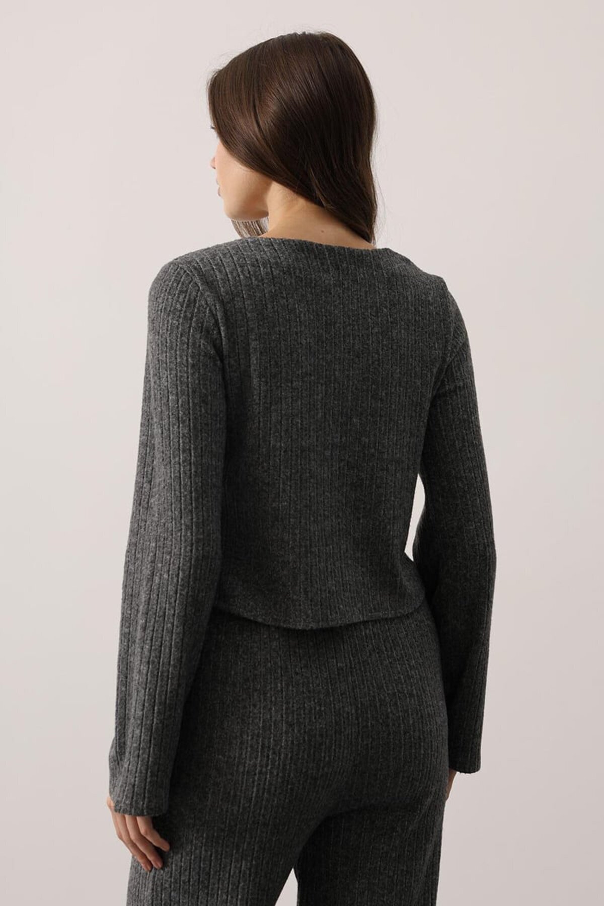 Bağcıklı Uzun Kollu Fiyonklu Triko Bluz