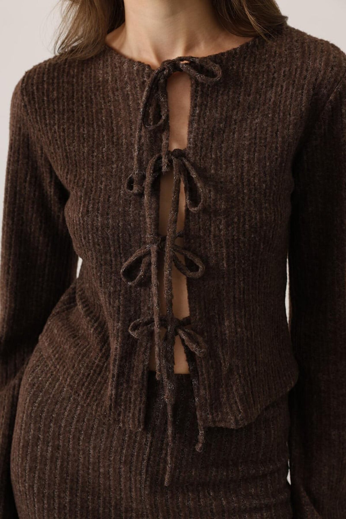 Bağcıklı Uzun Kollu Fiyonklu Triko Bluz