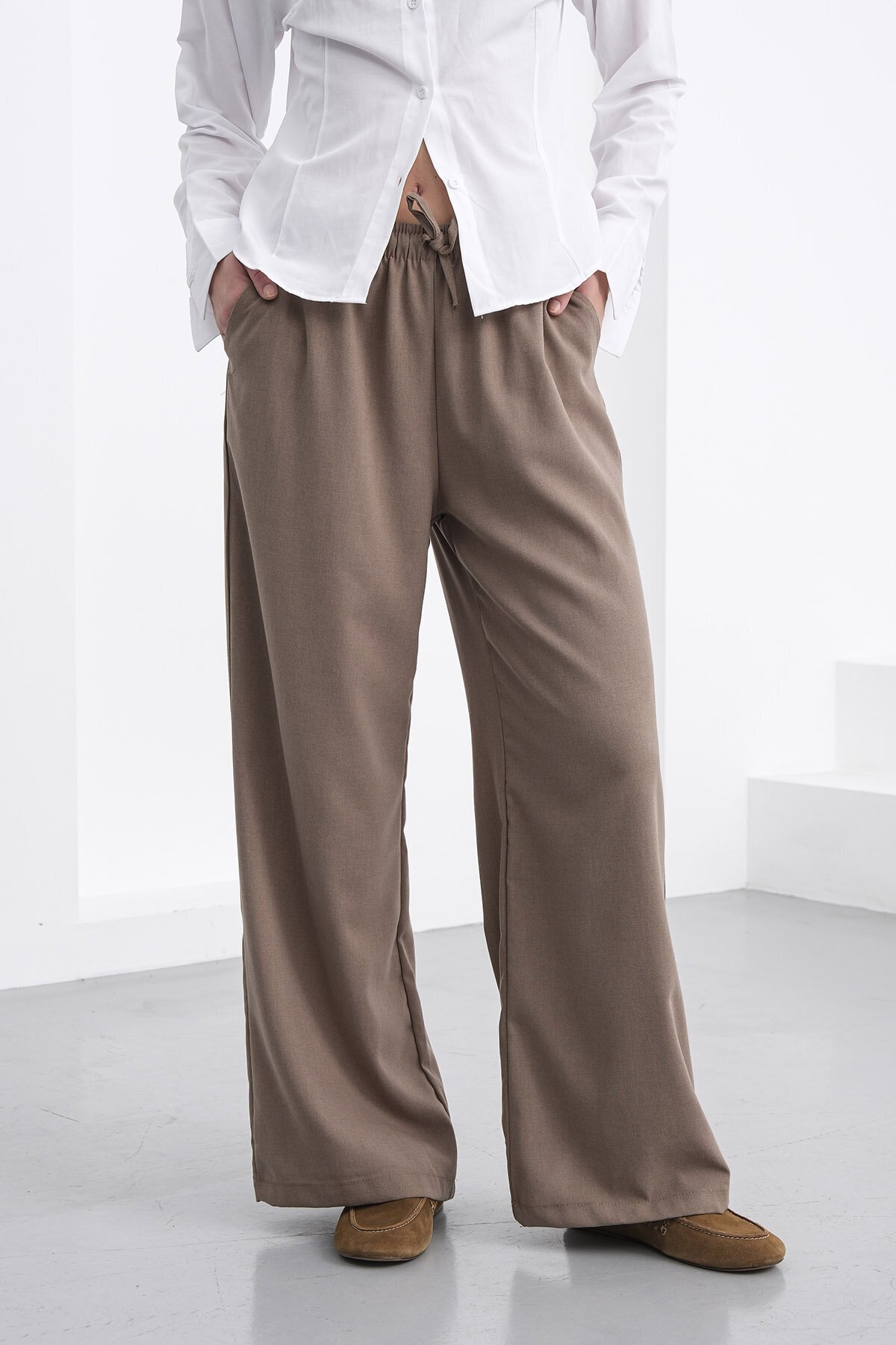 Beli Lastikli Çift Cepli Geniş Paça Pantolon