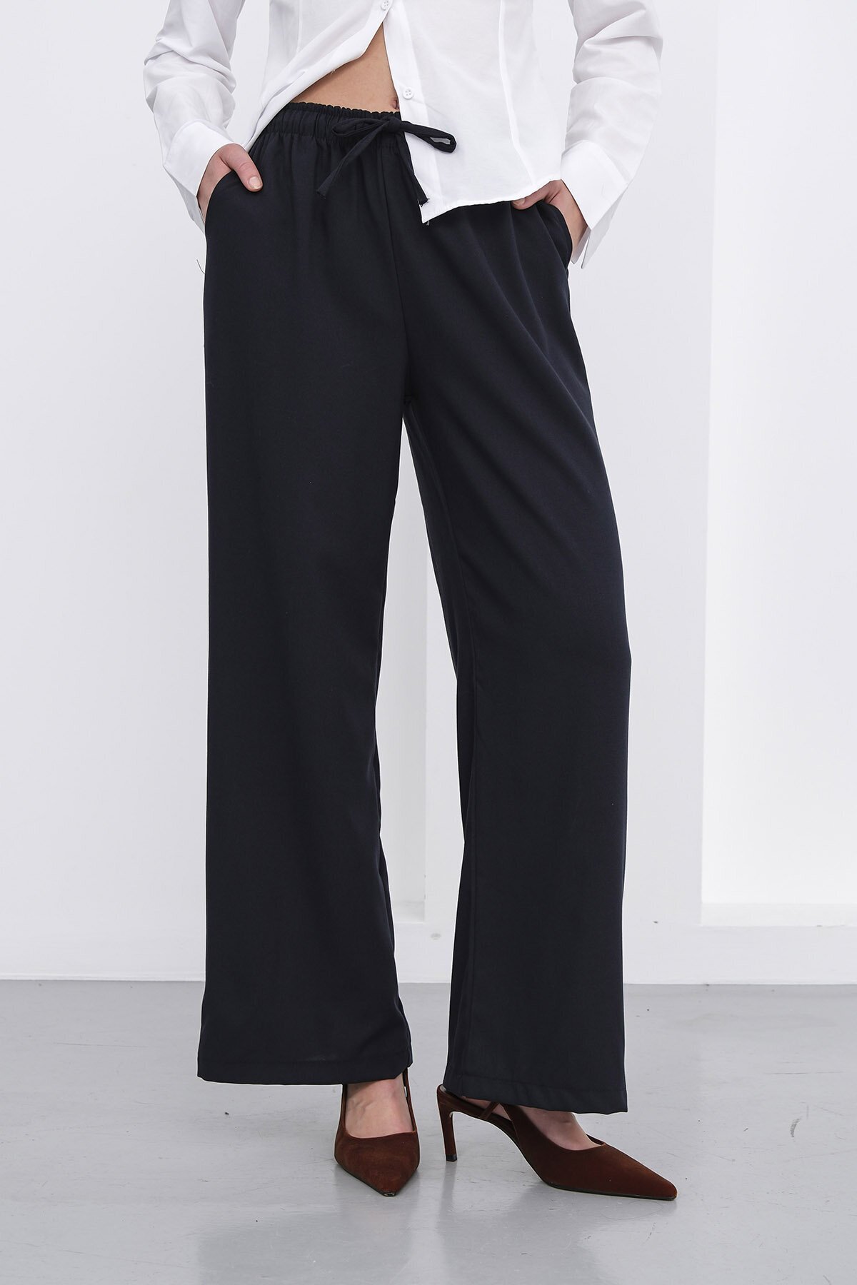 Beli Lastikli Çift Cepli Geniş Paça Pantolon