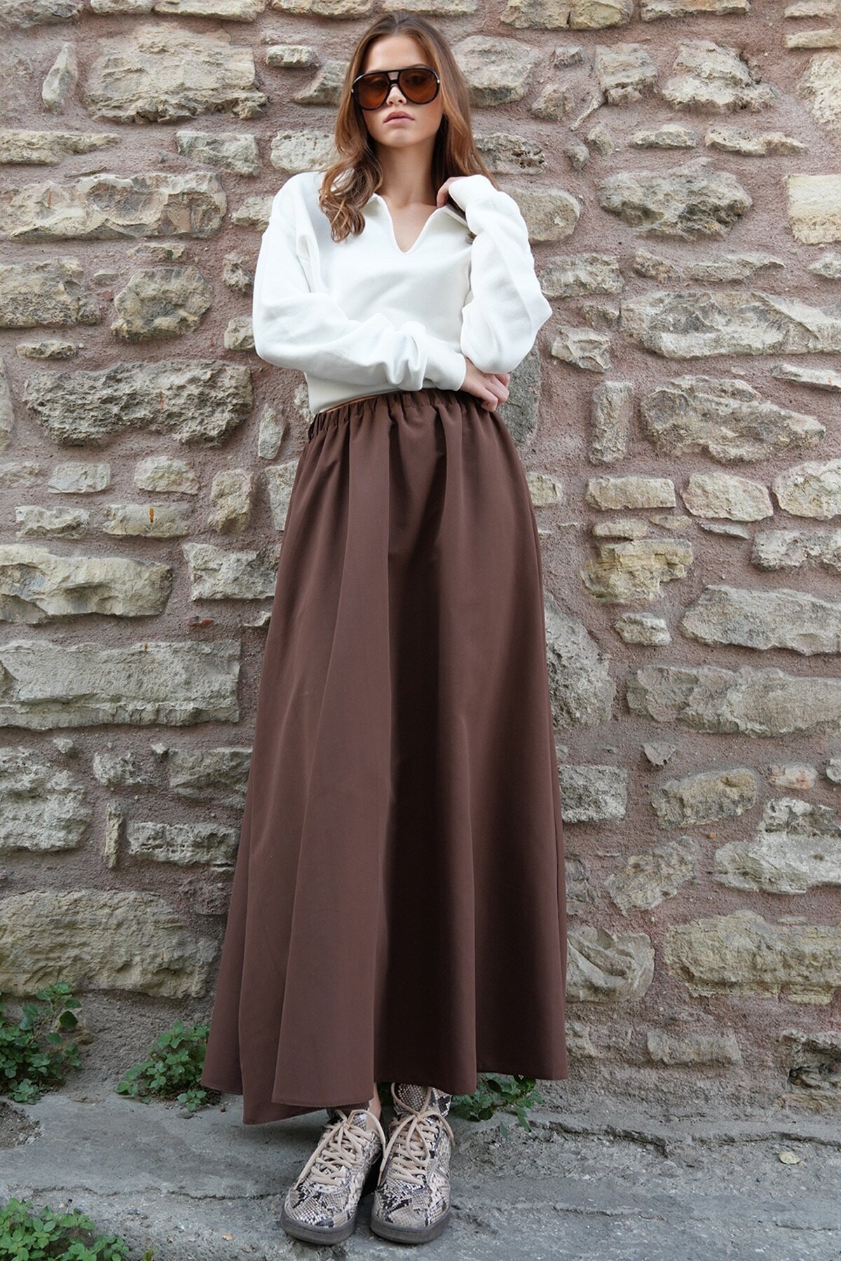 Beli Lastikli Kemer Detaylı Çift Cepli Midi Boy Etek