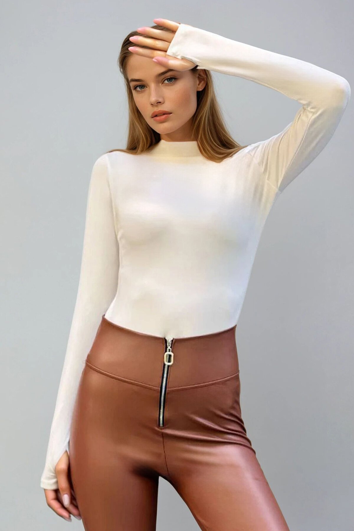 Beyaz Uzun Kollu Dik Yaka Basic Bluz