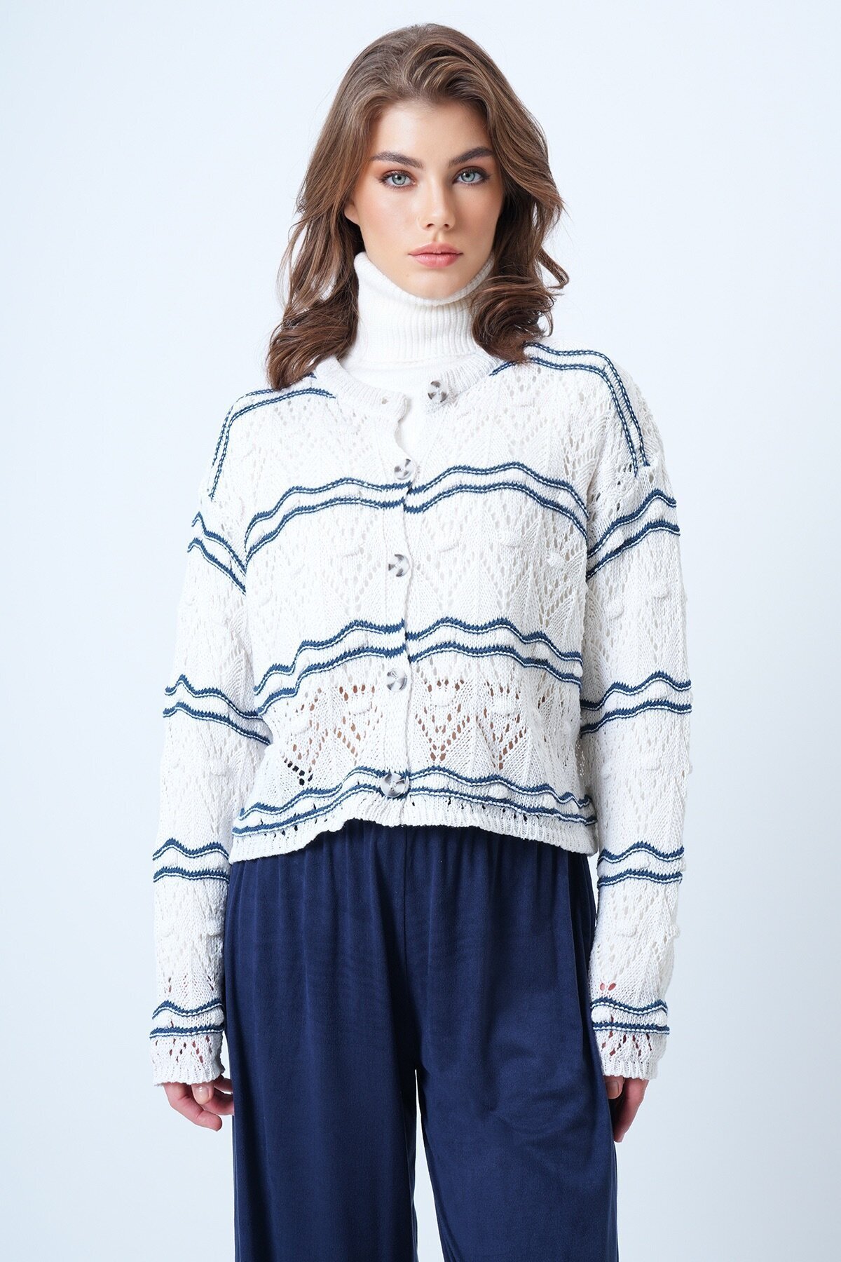 Bisiklet Yaka Ajurlu Crop Triko Hırka