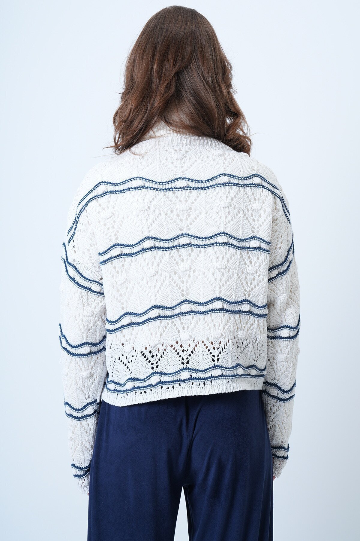 Bisiklet Yaka Ajurlu Crop Triko Hırka