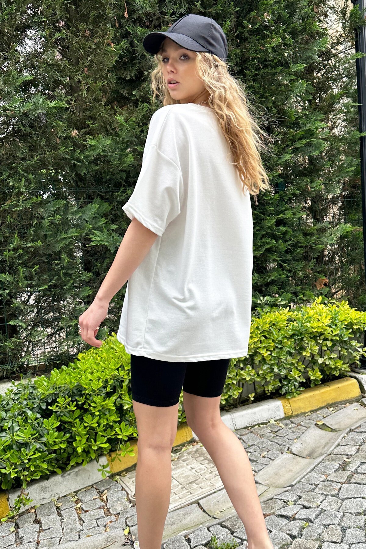 Siyah Bisiklet Yaka Baskılı Oversize T-Shirt