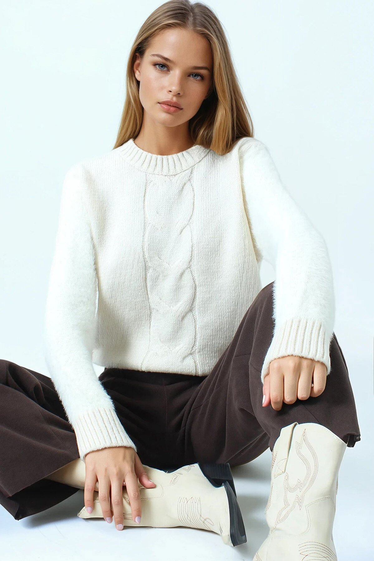 Bisiklet Yaka Bel Ve Kolları Ribana Detaylı Püsküllü Triko Kazak