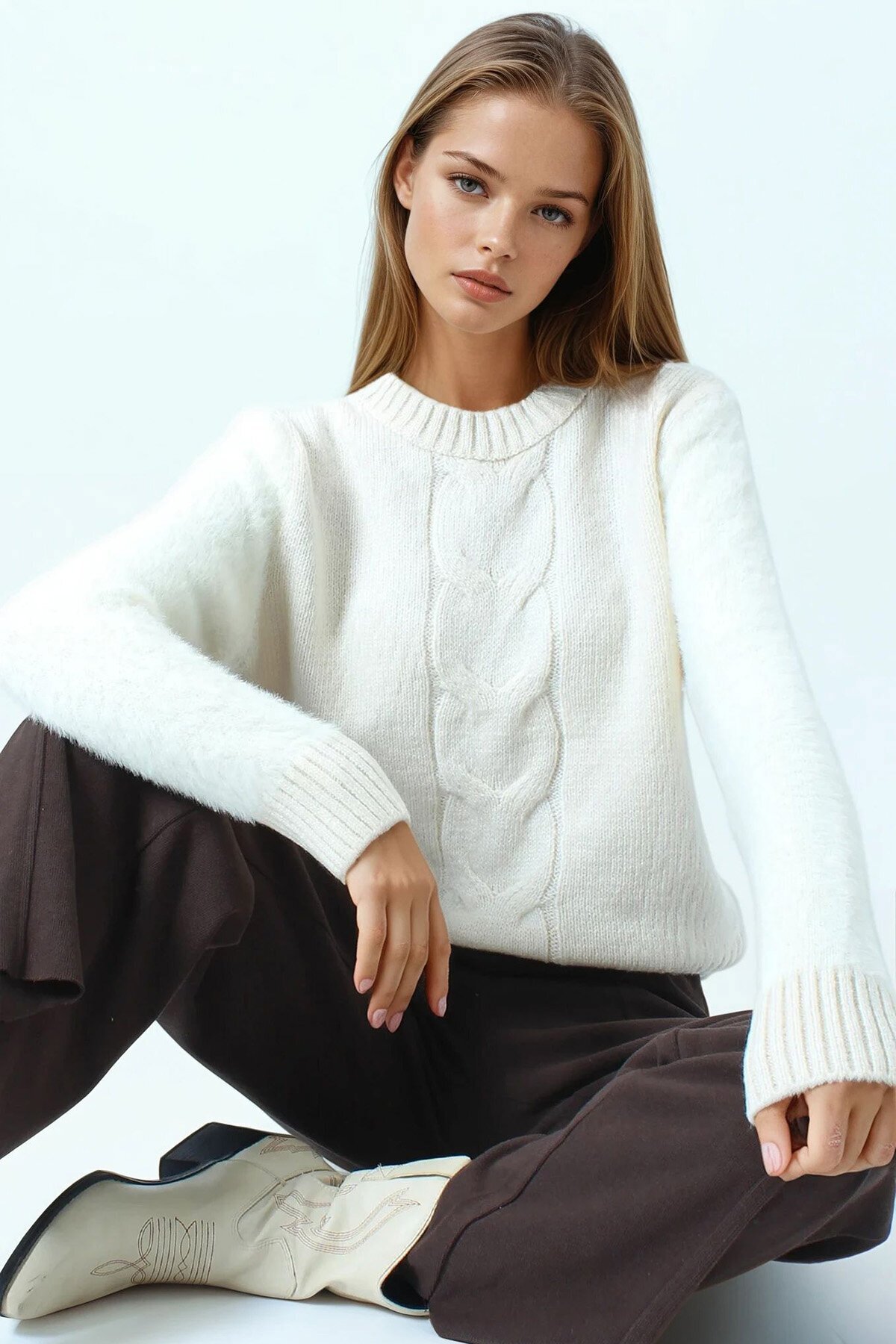 Bisiklet Yaka Bel Ve Kolları Ribana Detaylı Püsküllü Triko Kazak