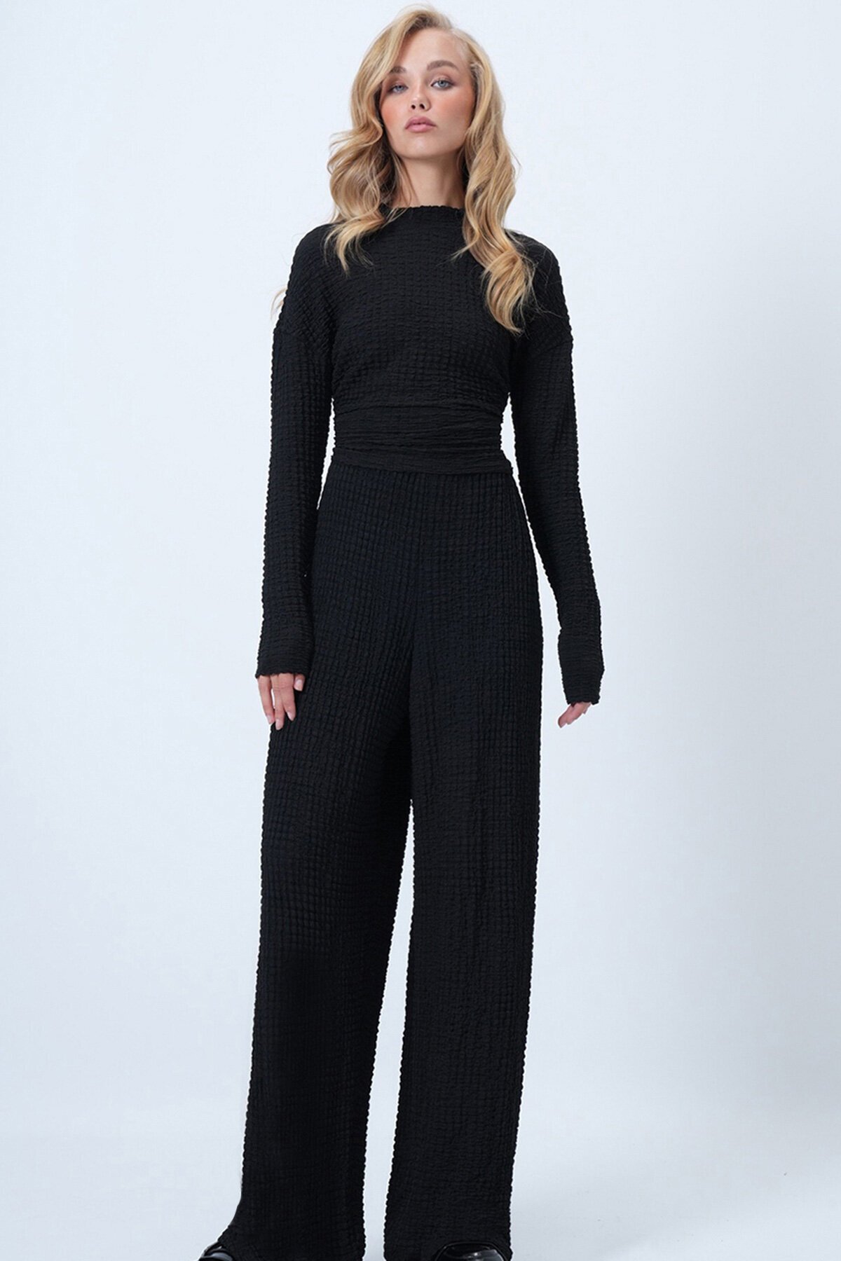 Bisiklet Yaka Beli Büzgülü Bürümcük Bluz Ve Pantolon Takım