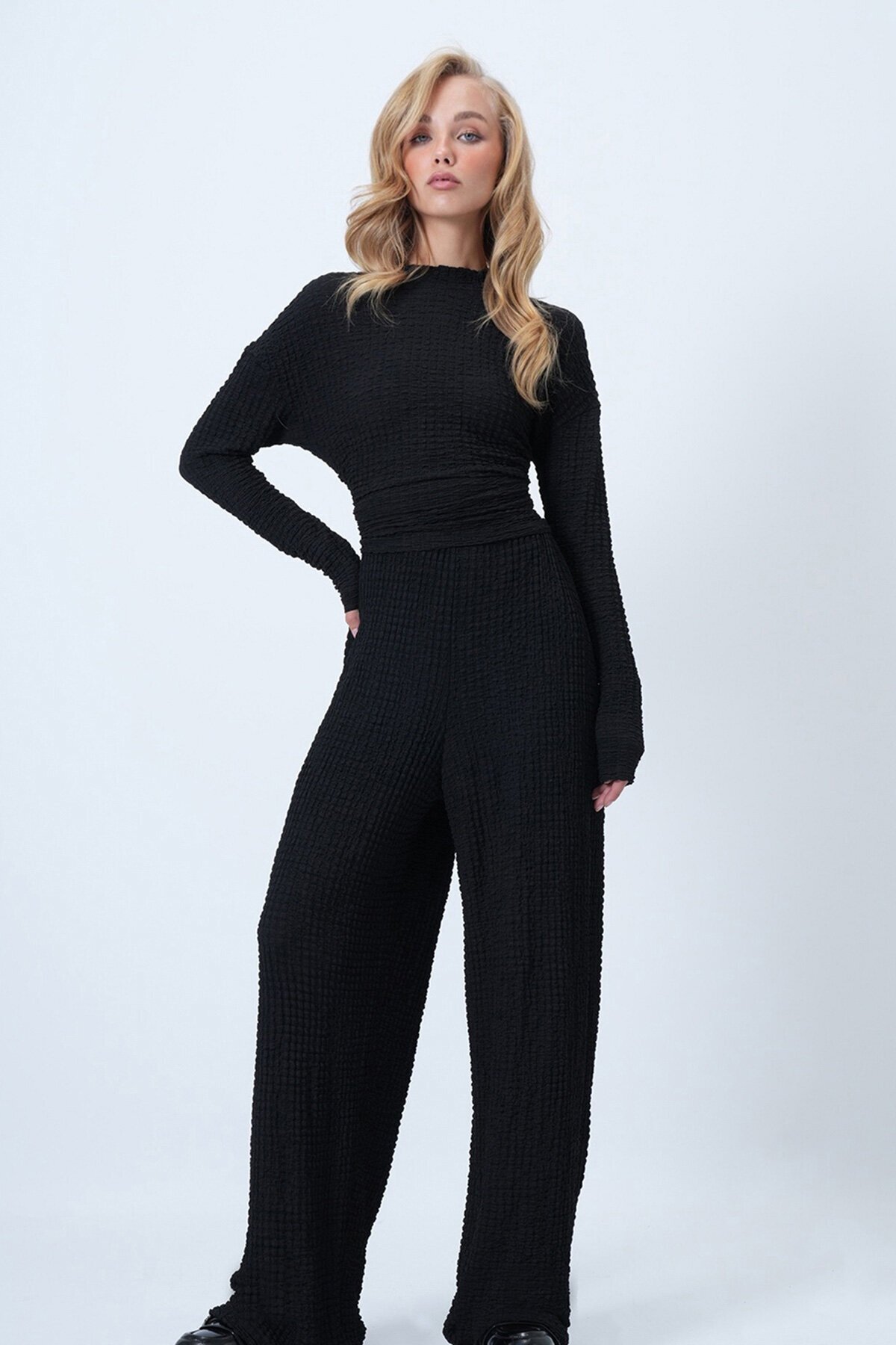 Bisiklet Yaka Beli Büzgülü Bürümcük Bluz Ve Pantolon Takım