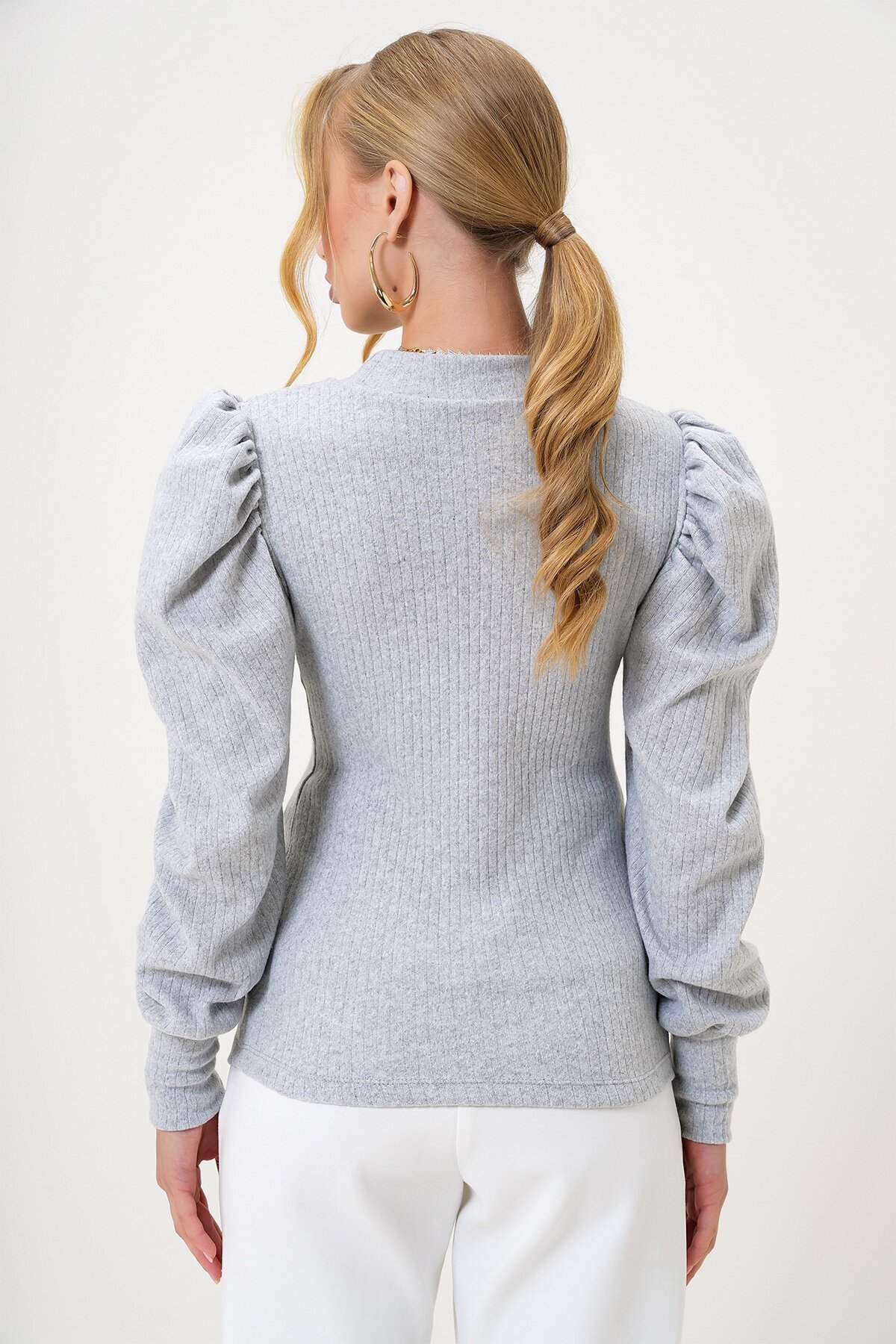 Gri Bisiklet Yaka Damla Dekolteli Prenses Kol Triko Bluz