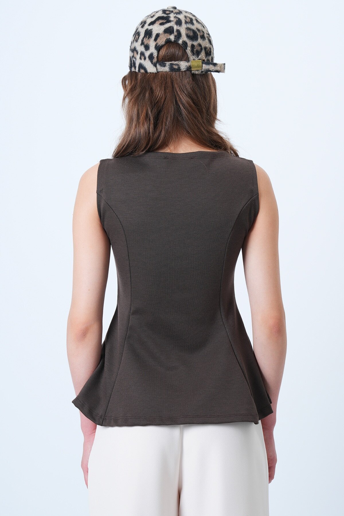 Bisiklet Yaka Dikiş Detaylı Kolsuz Çelik Örme Bluz