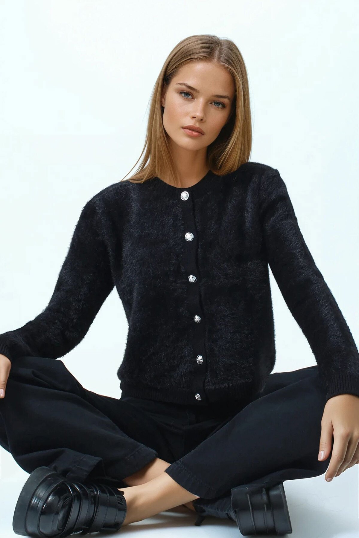 Bisiklet Yaka Düğme Kapamalı Püskülü Hırka