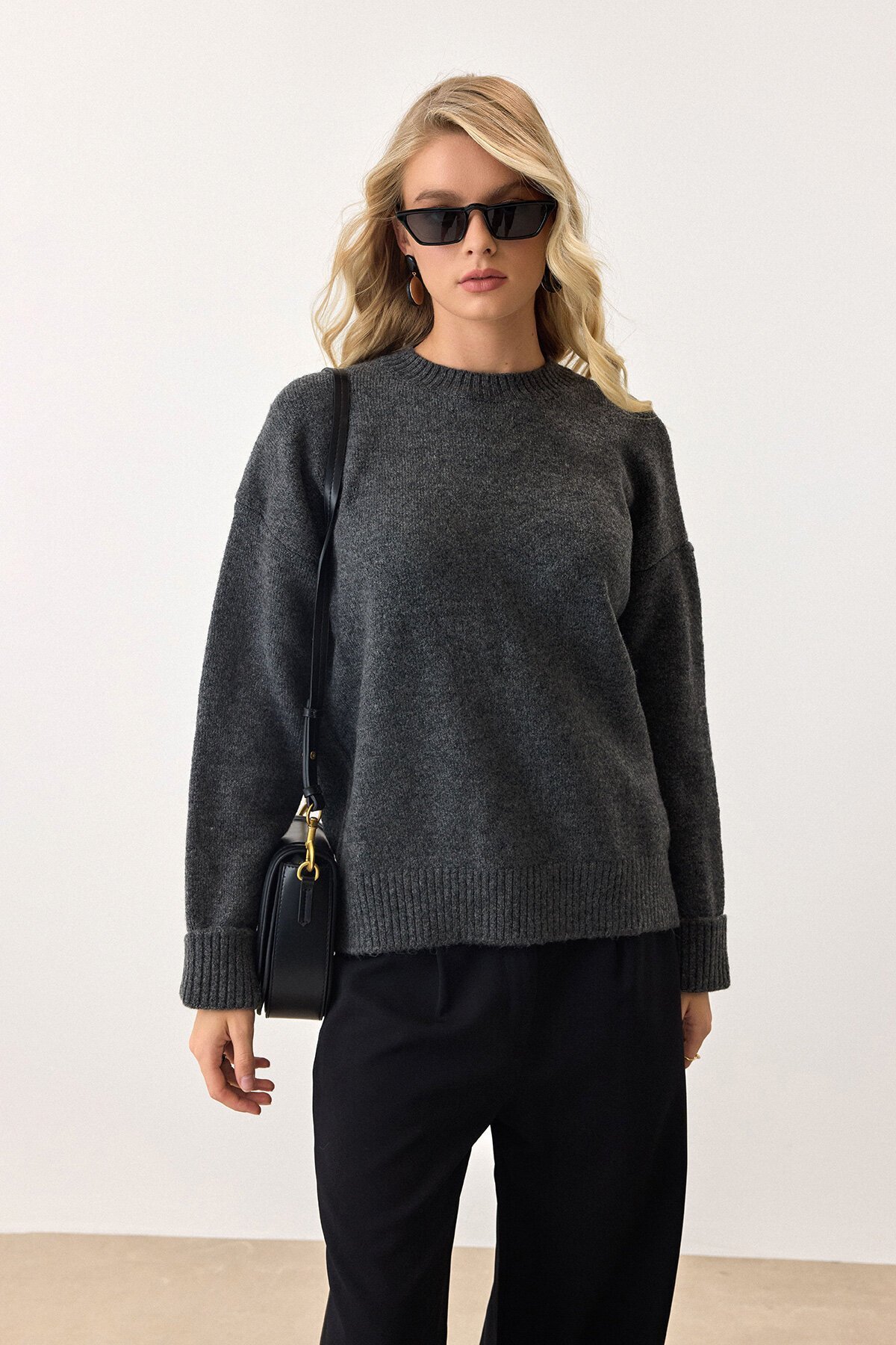 Antrasit Bisiklet Yaka Düşük Omuzlu Triko Kazak