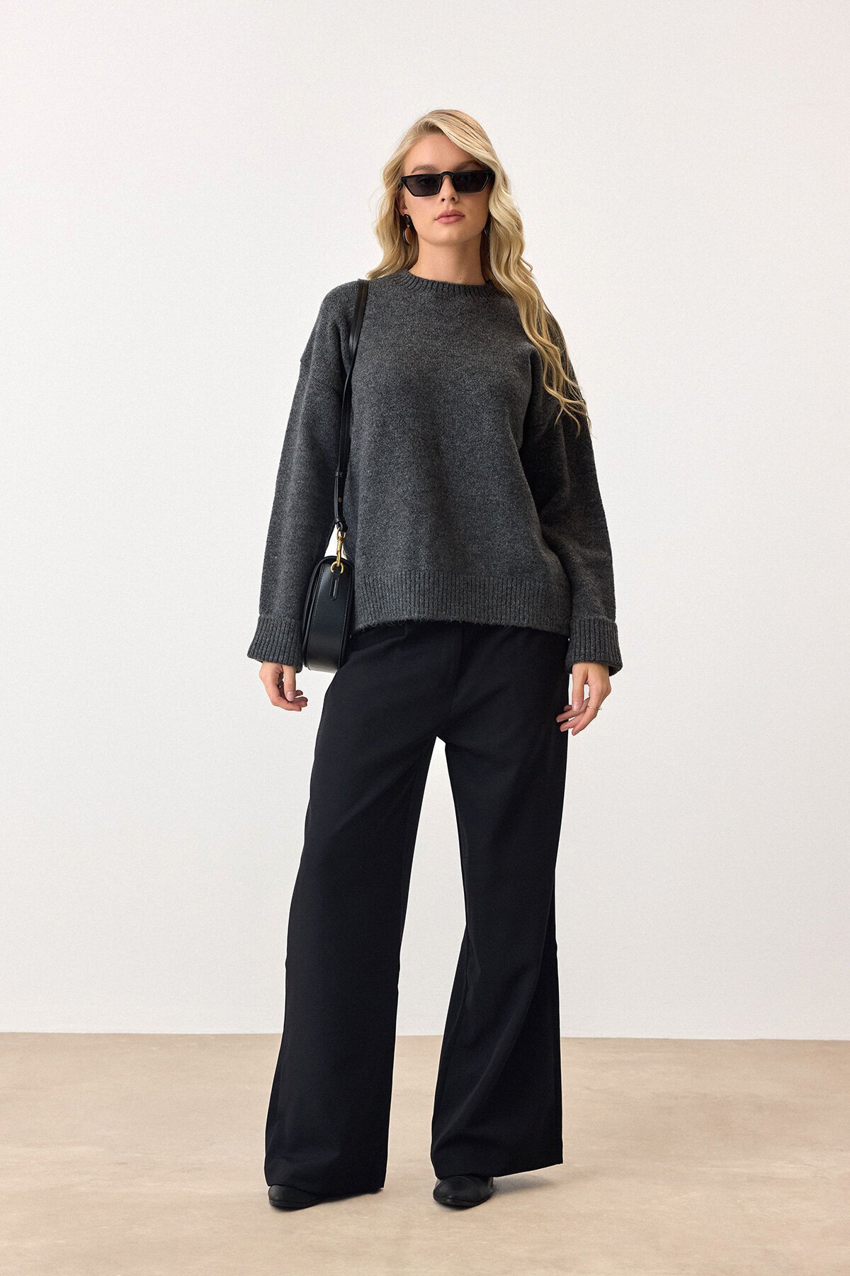 Antrasit Bisiklet Yaka Düşük Omuzlu Triko Kazak