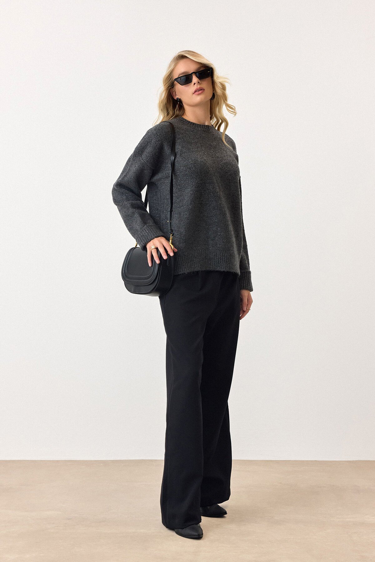 Antrasit Bisiklet Yaka Düşük Omuzlu Triko Kazak