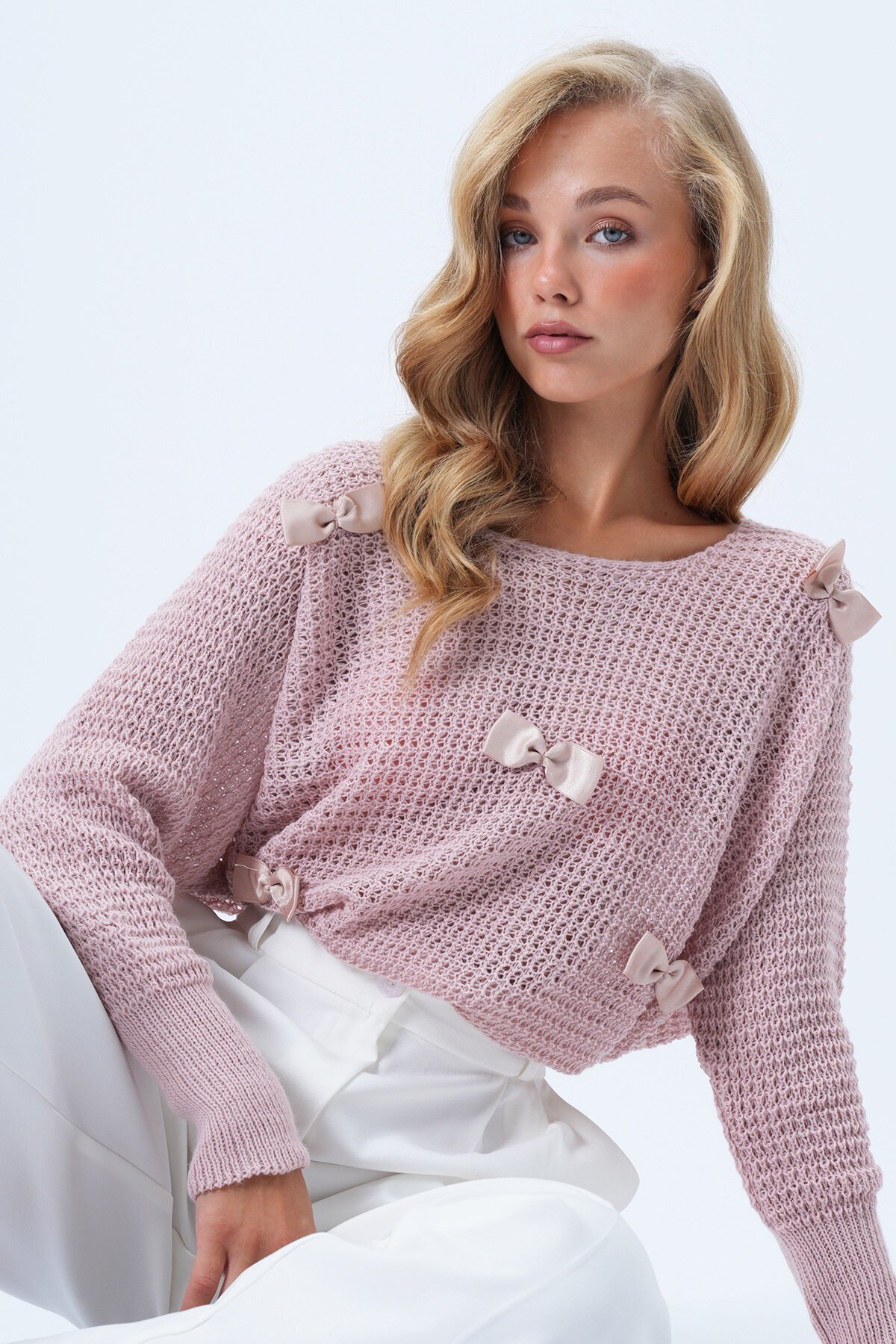 Bisiklet Yaka Fiyonk Detaylı Triko Bluz