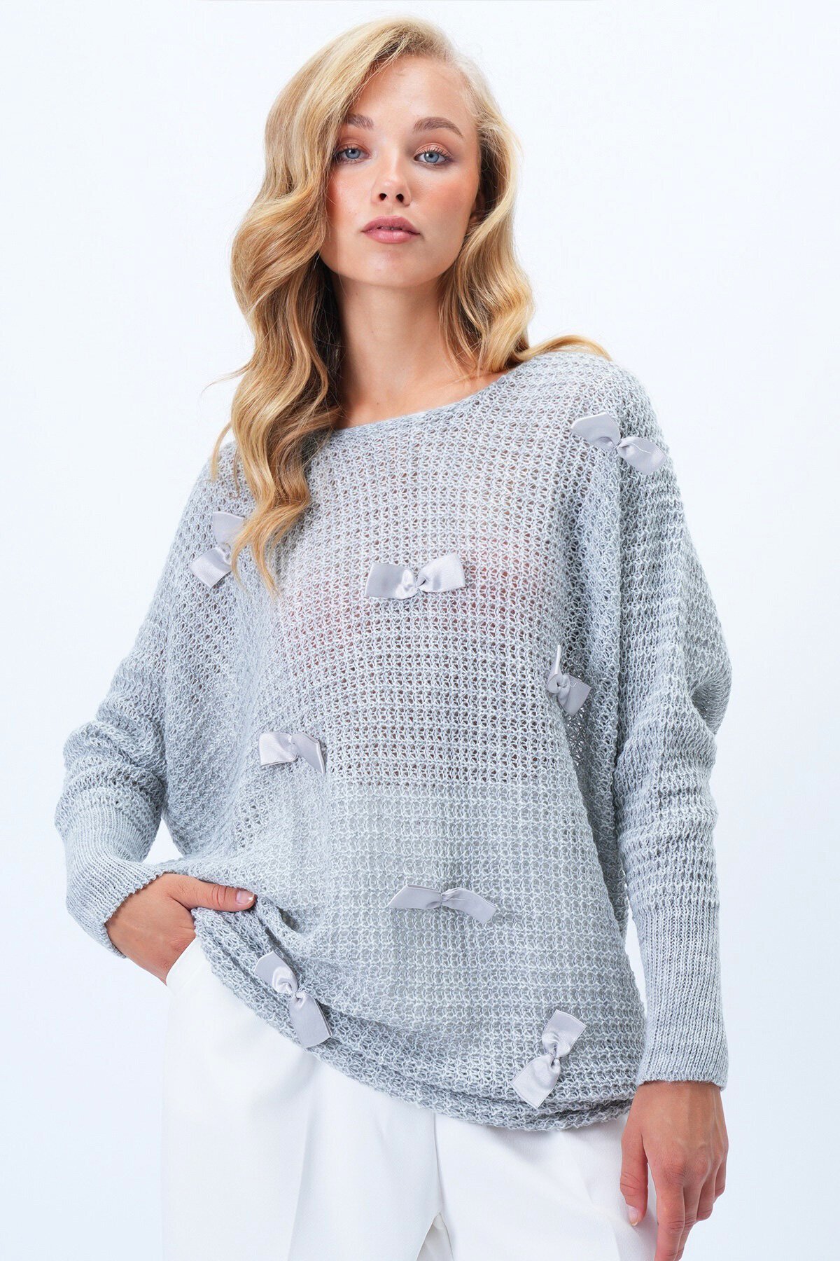 Bisiklet Yaka Fiyonk Detaylı Triko Bluz