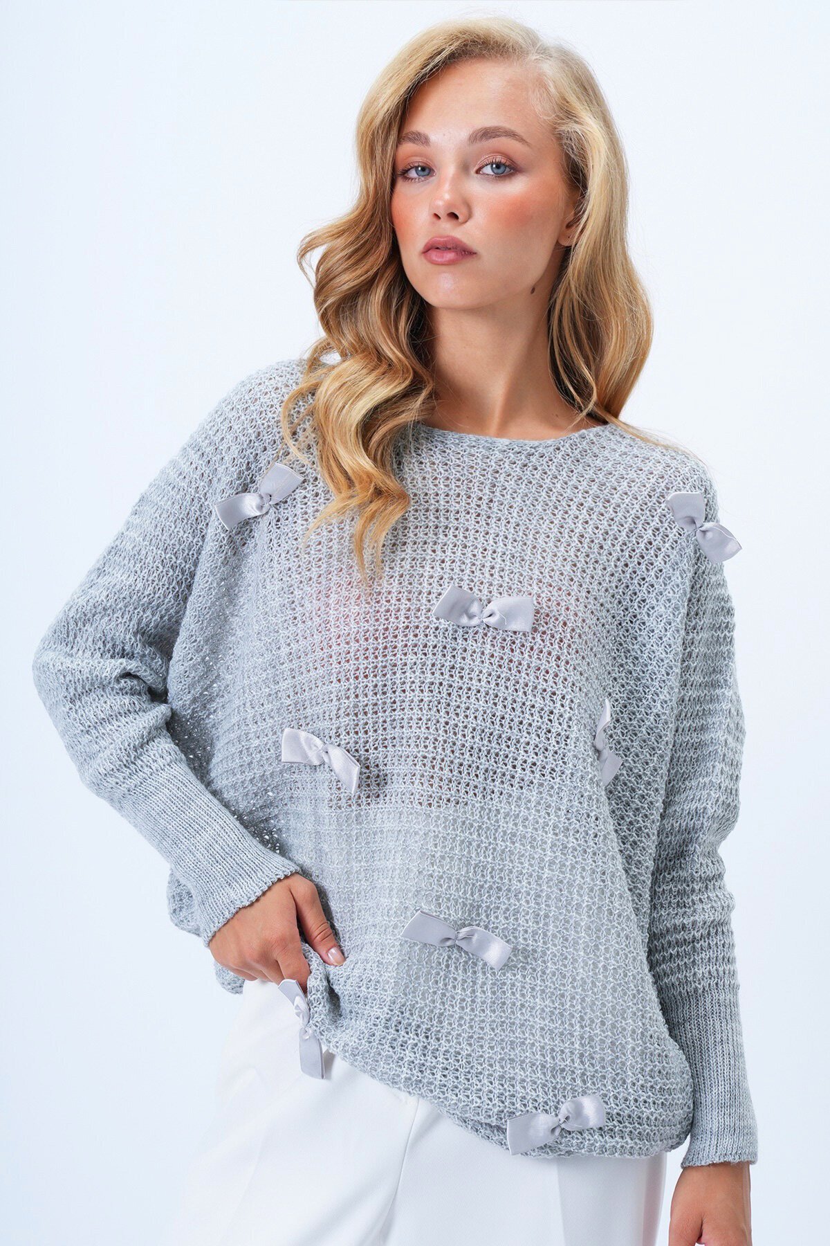 Bisiklet Yaka Fiyonk Detaylı Triko Bluz