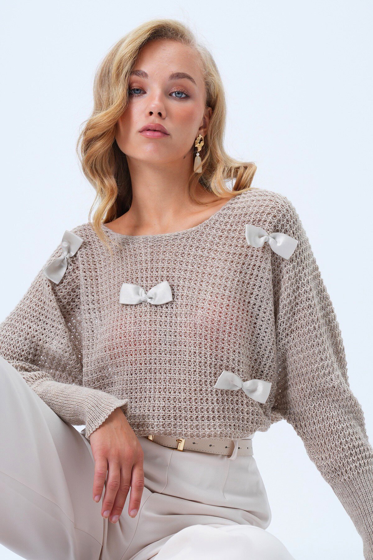 Bisiklet Yaka Fiyonk Detaylı Triko Bluz