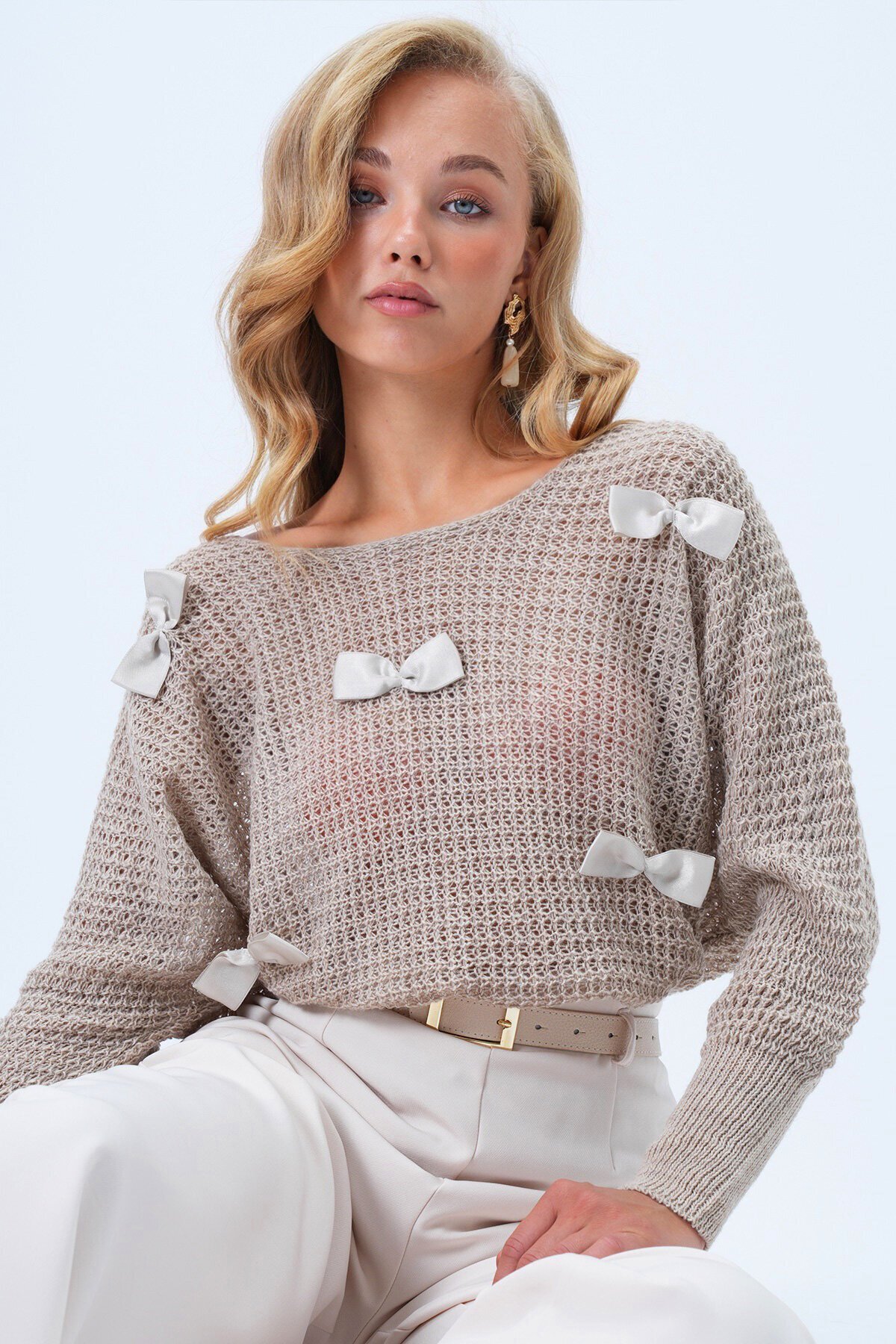 Bisiklet Yaka Fiyonk Detaylı Triko Bluz