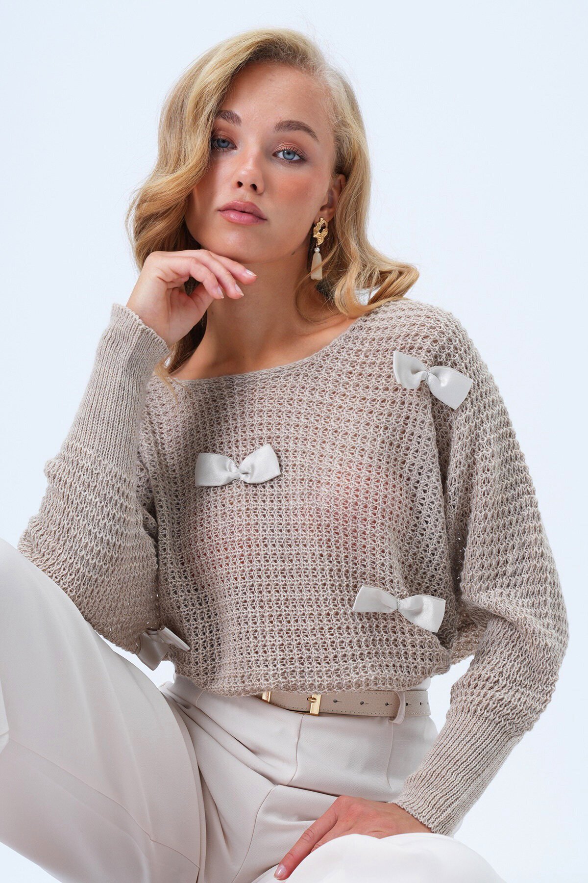 Bisiklet Yaka Fiyonk Detaylı Triko Bluz