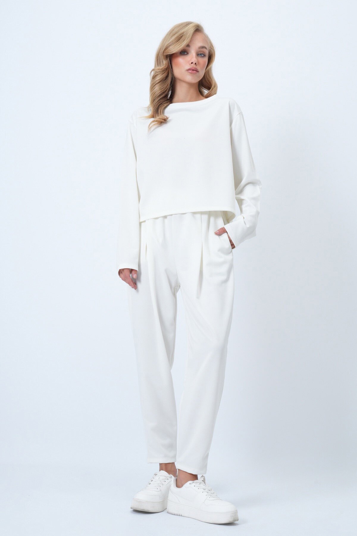 Bisiklet Yaka Geniş Kesim Bluz Ve Önü Plileli Çift Cepli Pantolon Takım