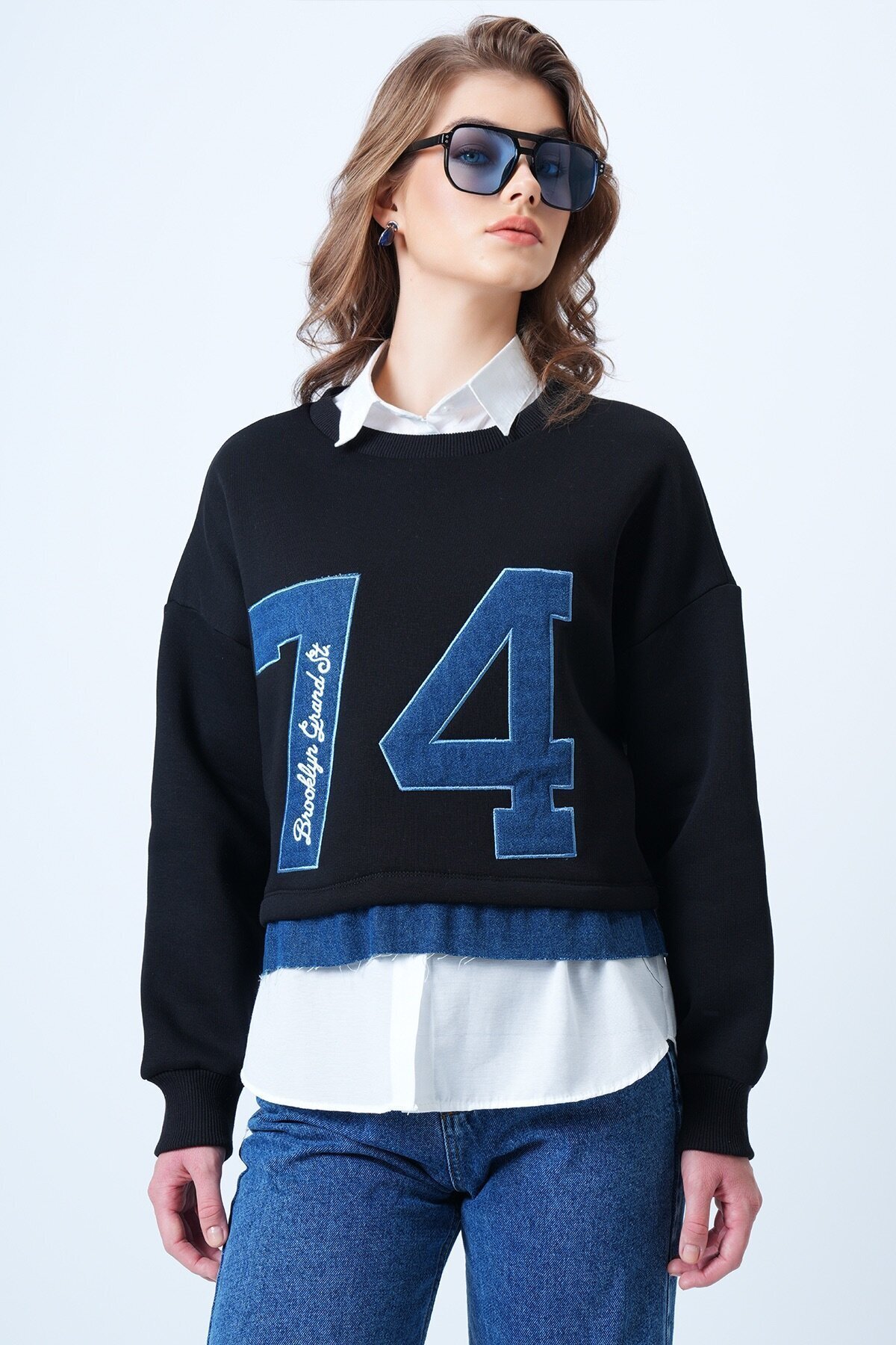 Bisiklet Yaka Jean Garneli Ve Nakışlı Şardonlu Tasarım Sweatshirt