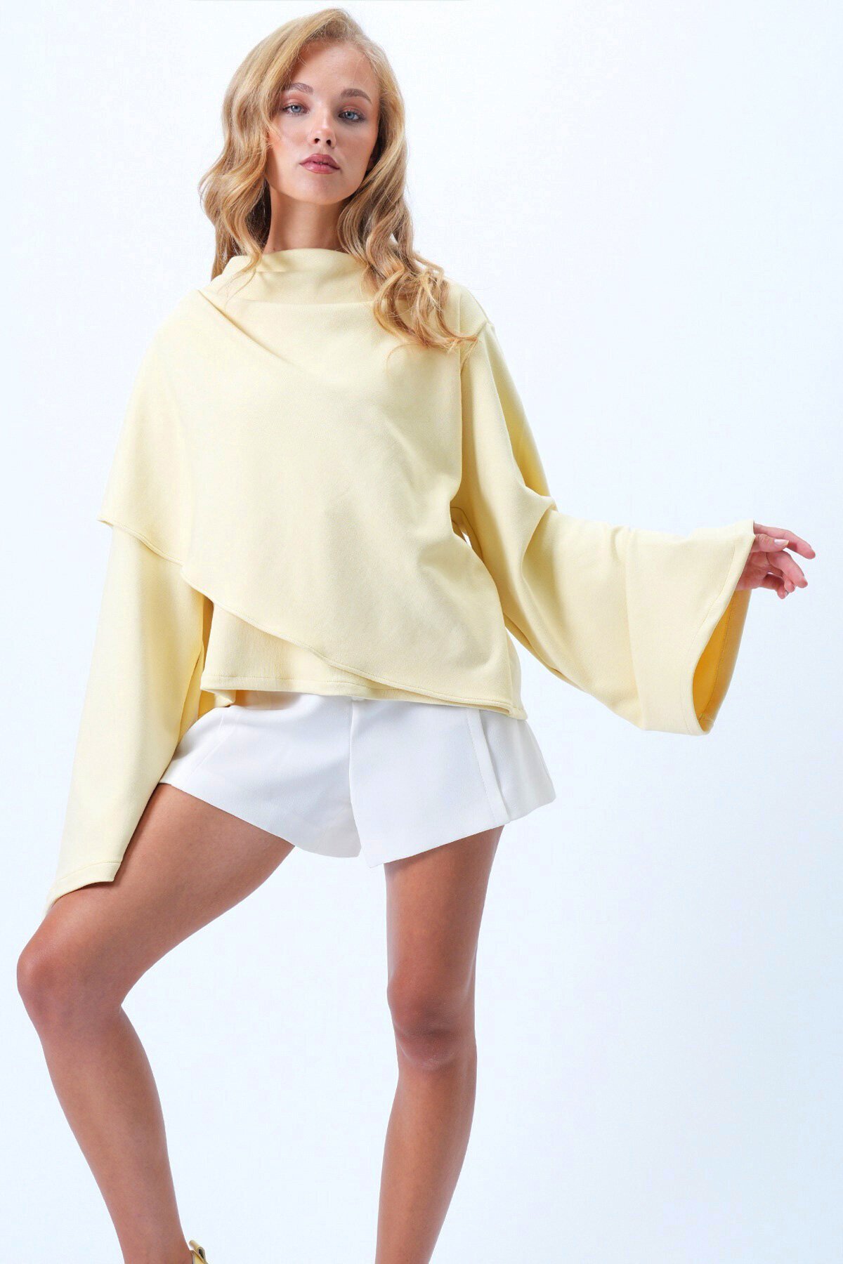 Bisiklet Yaka Kendinden Şal Detaylı Geniş Kesim Tasarım Bluz