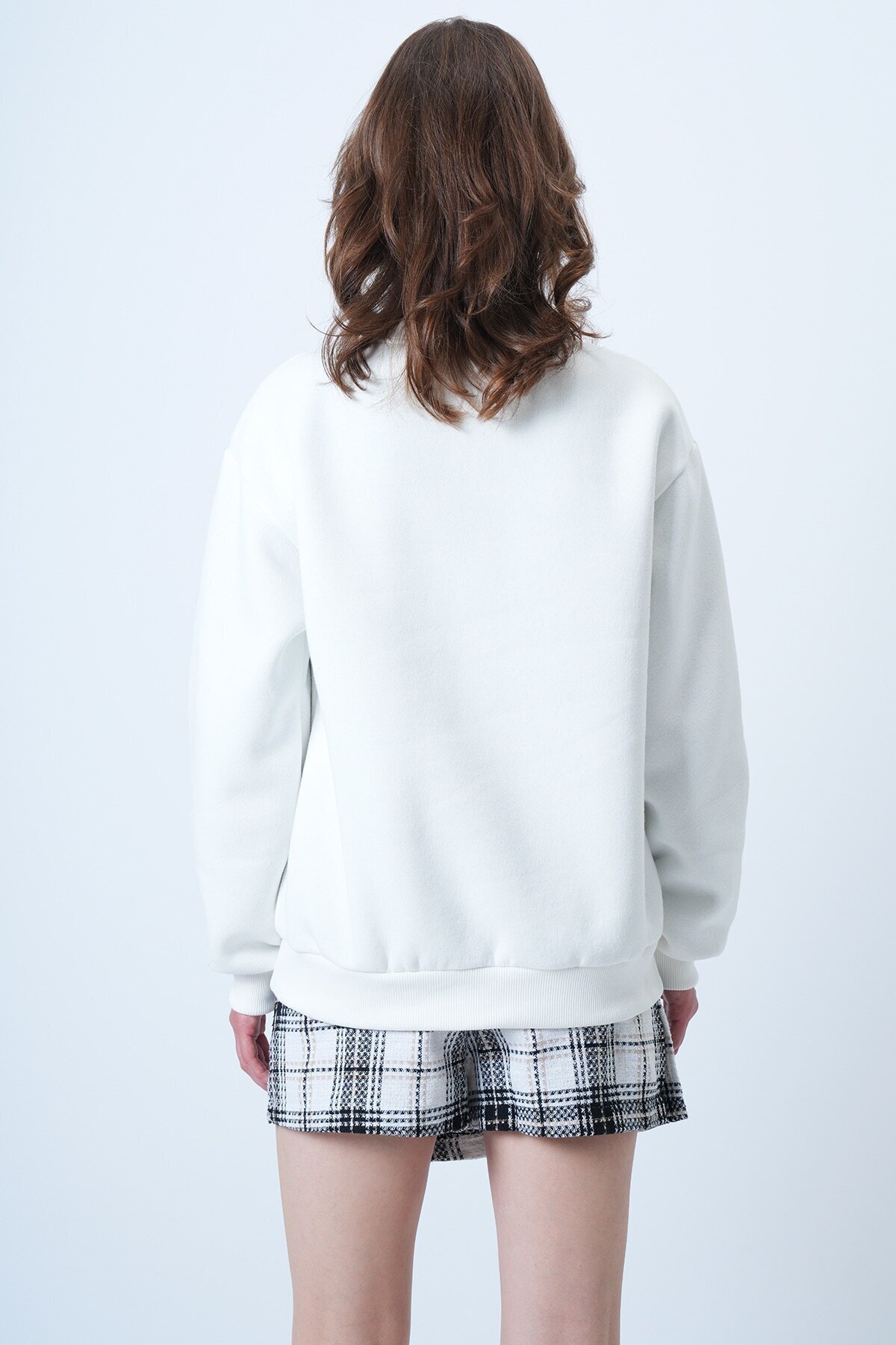 Bisiklet Yaka Nakışlı  İçi Şardonlu 3 İplik Sweatshirt