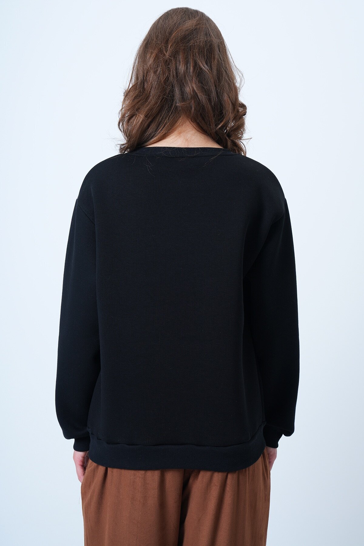 Bisiklet Yaka Nakışlı  İçi Şardonlu 3 İplik Sweatshirt