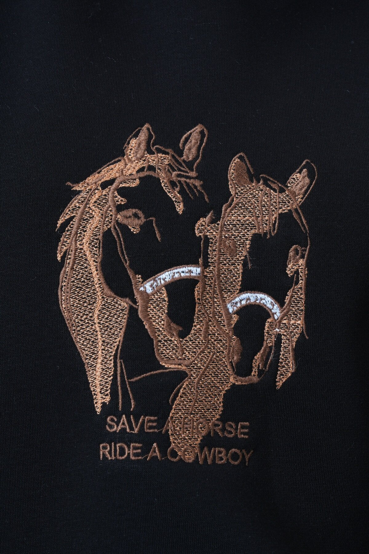 Bisiklet Yaka Nakışlı  İçi Şardonlu 3 İplik Sweatshirt