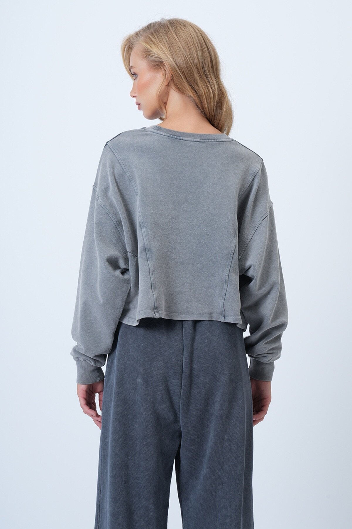 Bisiklet Yaka Nervür Dikişli Yıkamalı Likralı Modal Sweatshirt