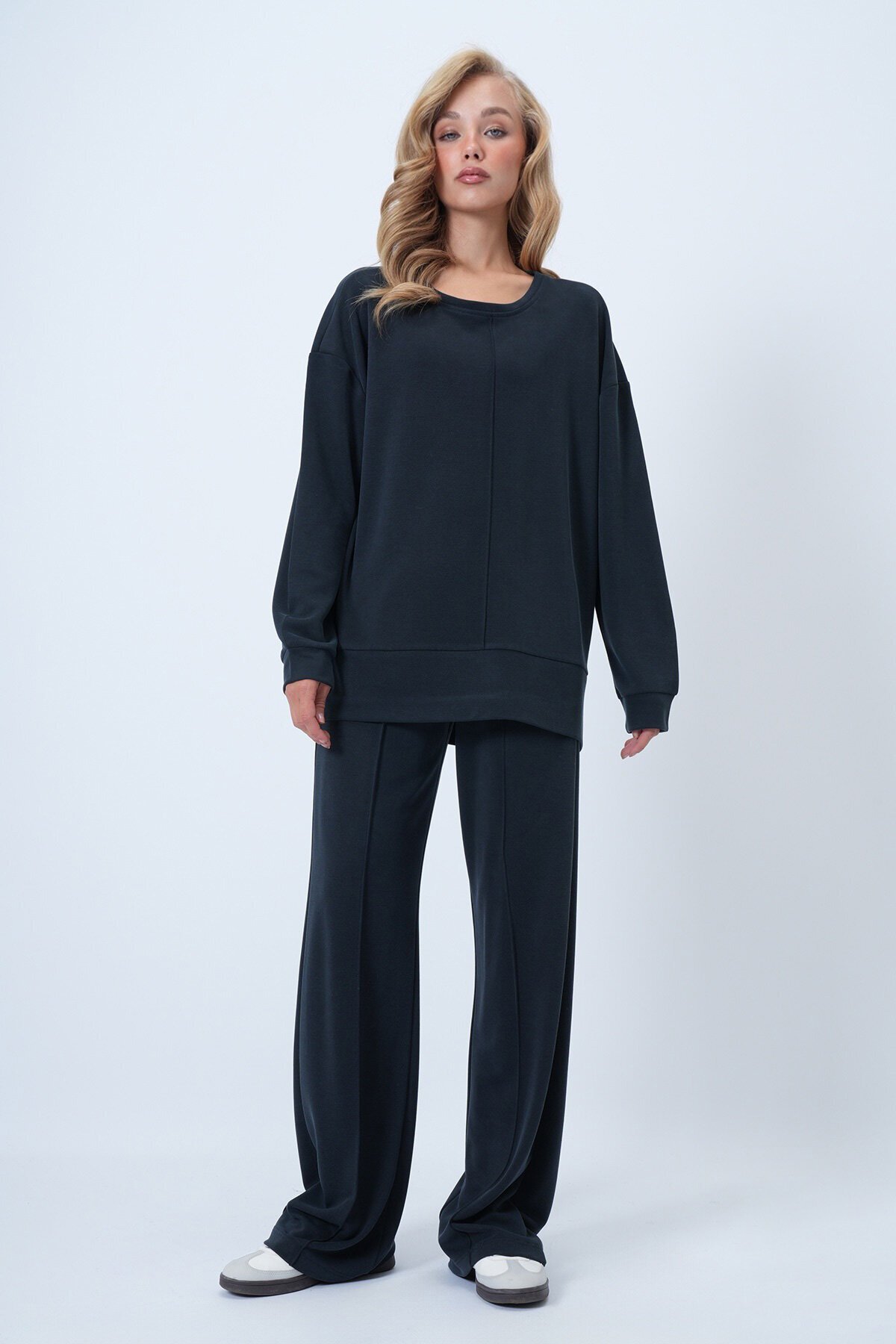 Bisiklet Yaka Önü Nervür Dikişli Uzun Sweatshirt Ve Çımalı Cepli Pantolon Takım