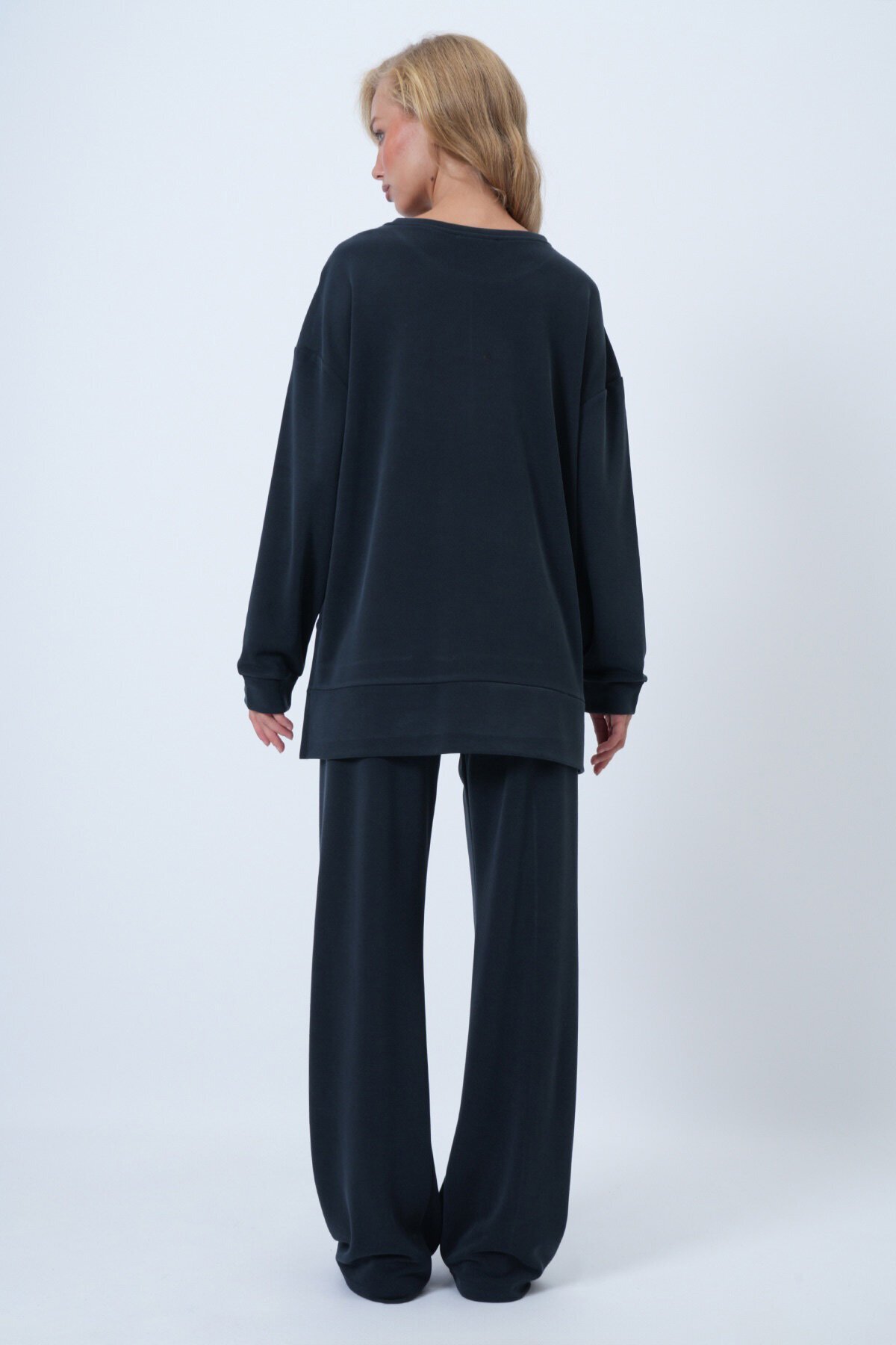 Bisiklet Yaka Önü Nervür Dikişli Uzun Sweatshirt Ve Çımalı Cepli Pantolon Takım