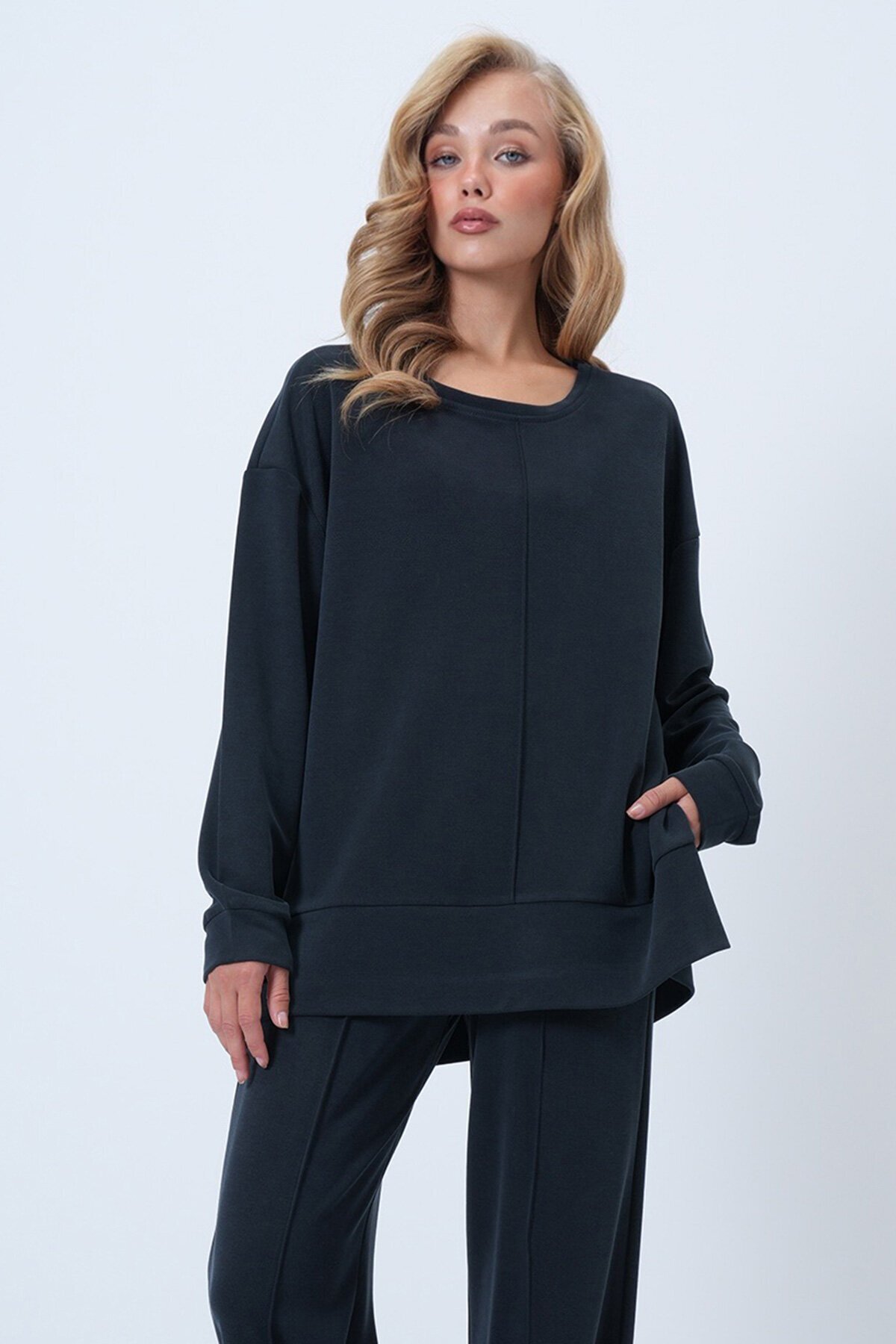 Bisiklet Yaka Önü Nervür Dikişli Uzun Sweatshirt Ve Çımalı Cepli Pantolon Takım