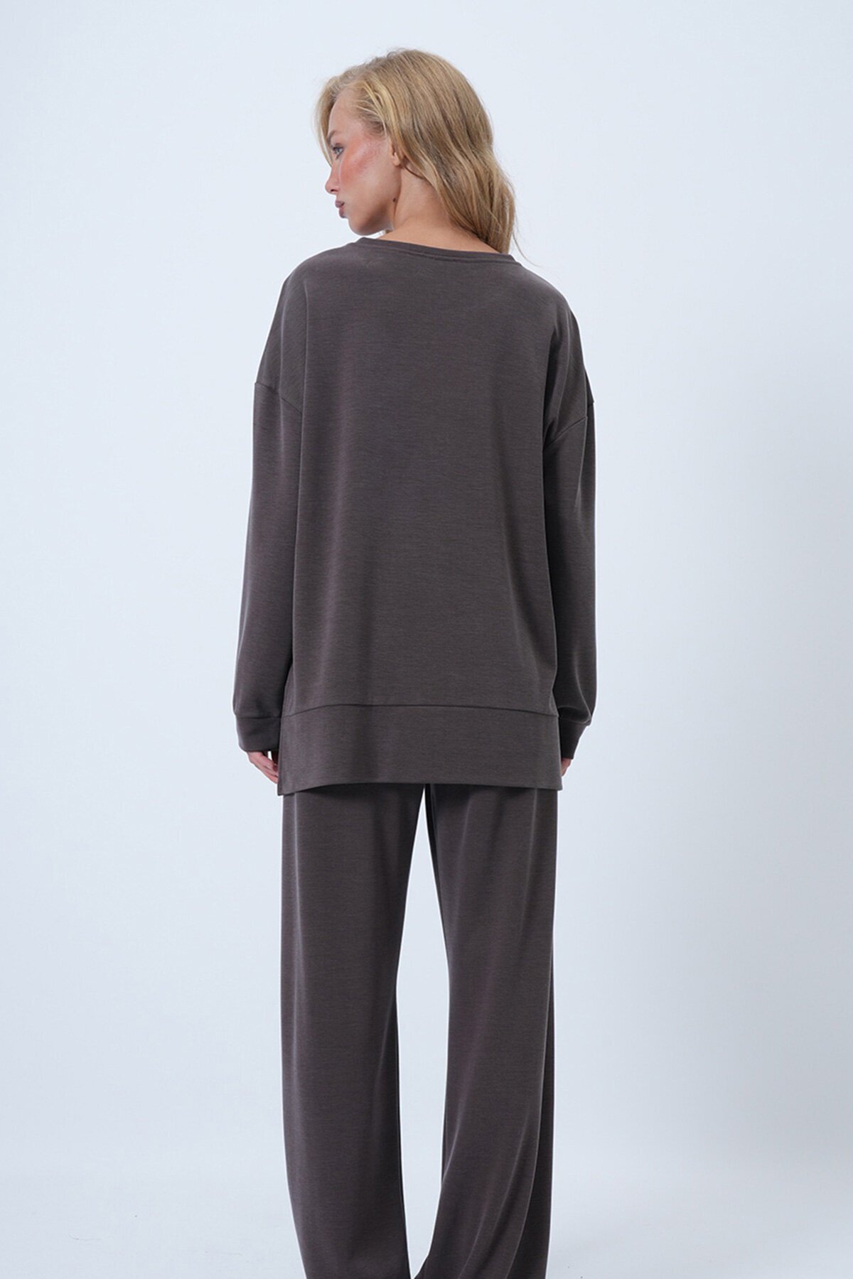 Bisiklet Yaka Önü Nervür Dikişli Uzun Sweatshirt Ve Çımalı Cepli Pantolon Takım