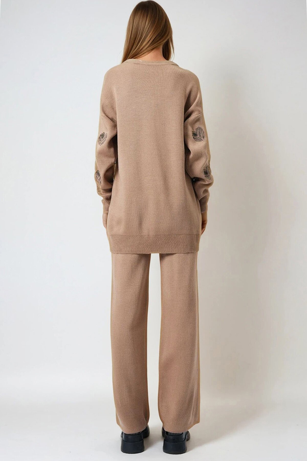 Bisküvi Kalp Desenli Triko Kazak Ve Düz Paça Pantolon Takım