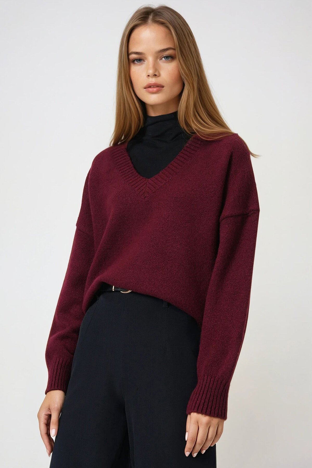 Düşük Omuz V Yaka Triko Kazak