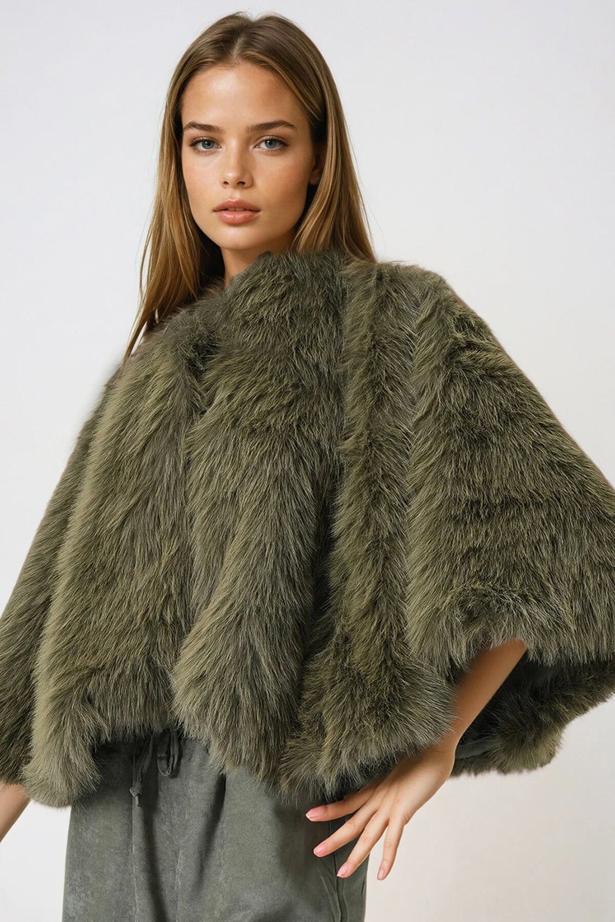 Çağla Yeşili Agraflı Astarlı Kürk Pelerin