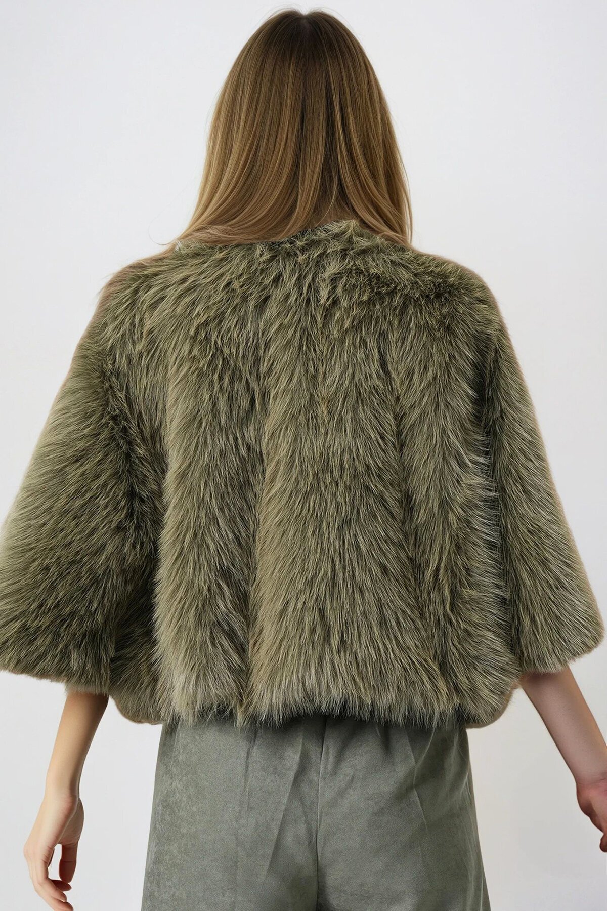 Çağla Yeşili Agraflı Astarlı Kürk Pelerin