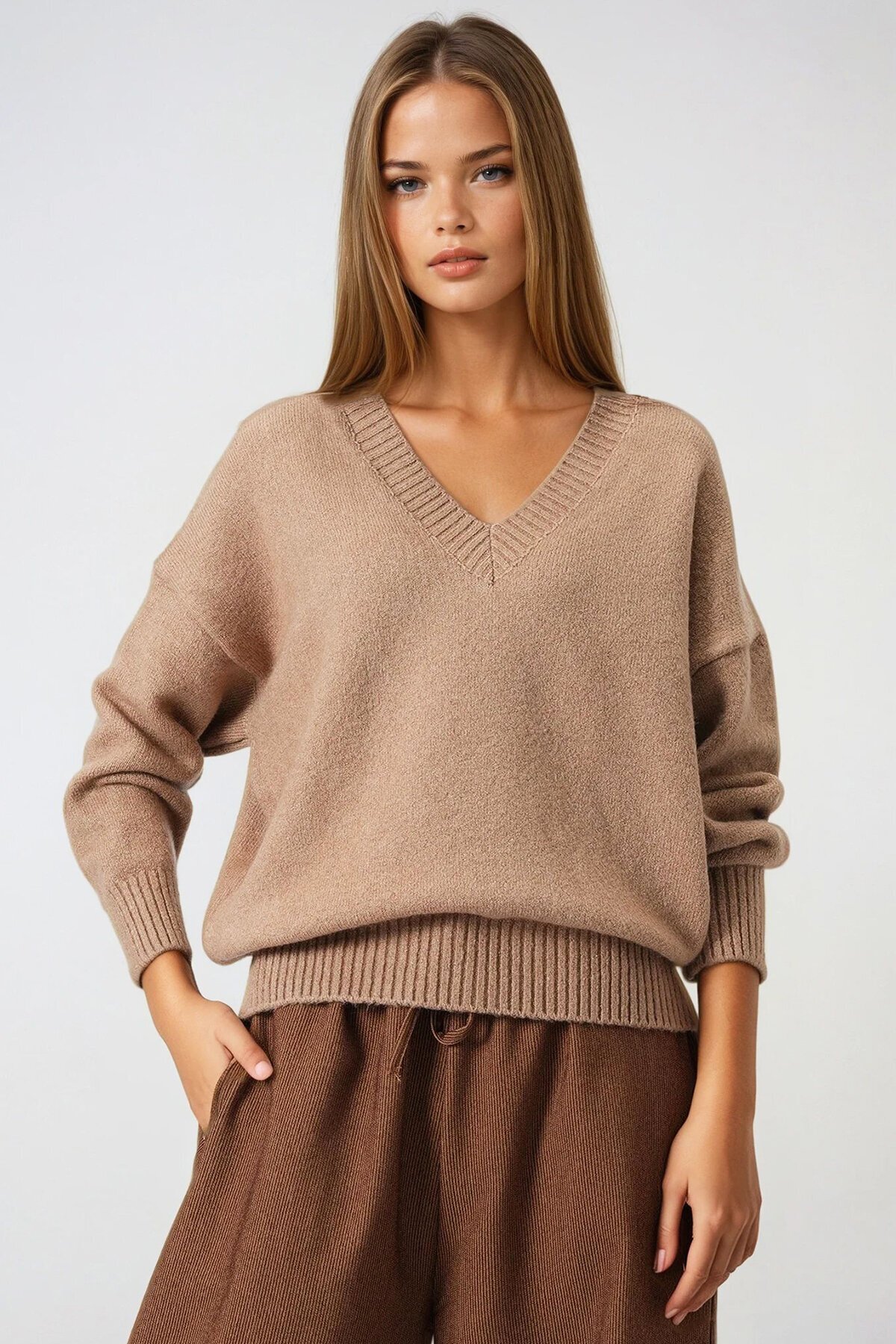 Düşük Omuz V Yaka Triko Kazak