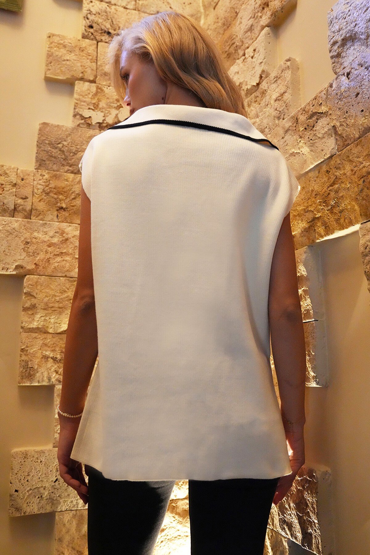 Ceket Yaka Renk Bloklu Düğmeli Kolsuz Triko Ceket