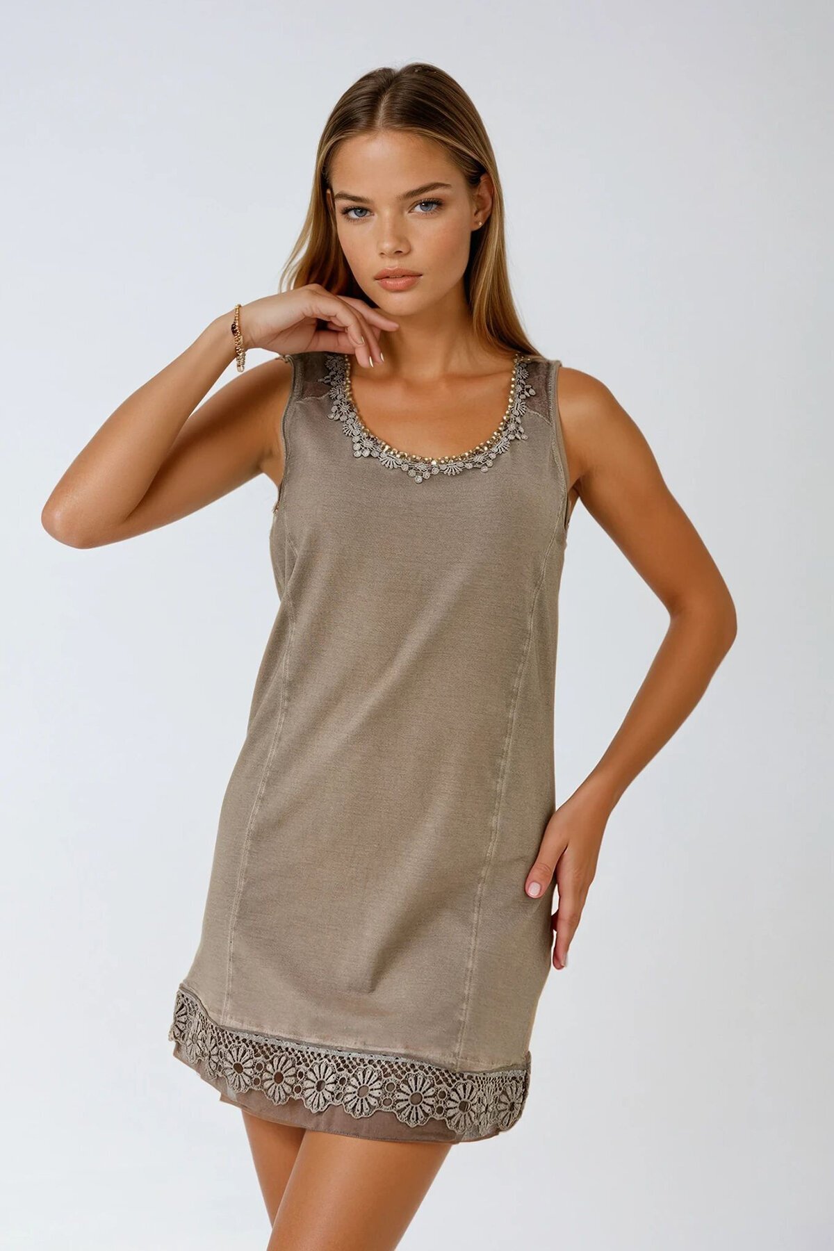 Vizon Çiçek Dantel Detaylı Kolsuz U Yaka Mini Elbise